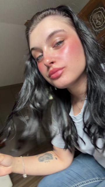 @CARLIE✝️