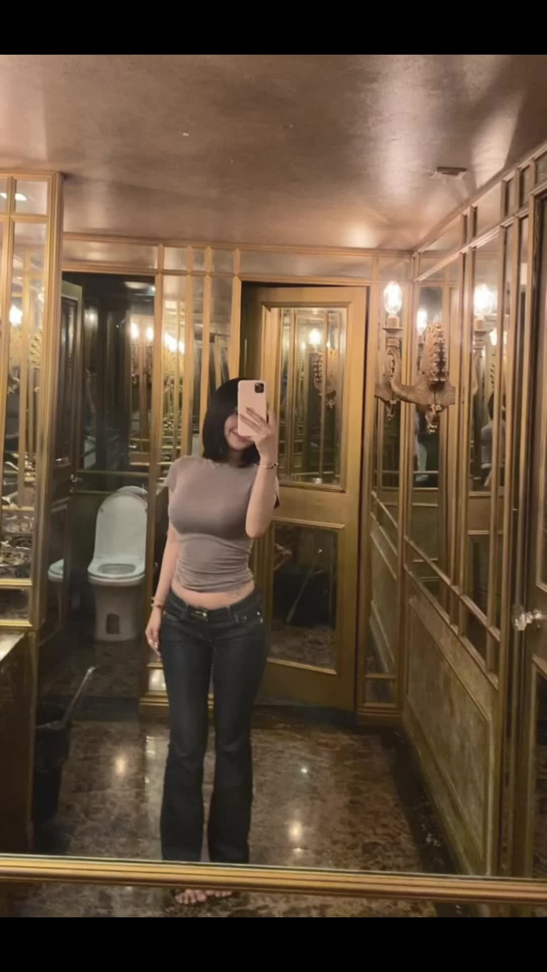 @Della