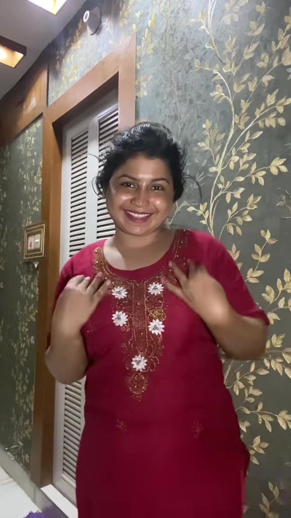 @Sharmin Shila cream apađ