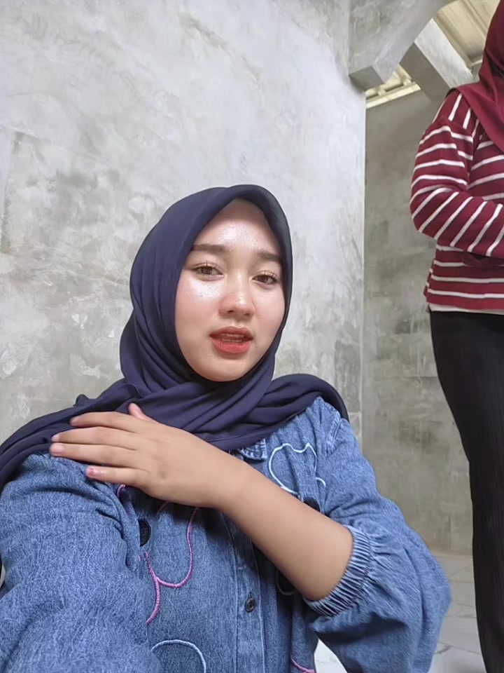 @(jeni&reg;️)