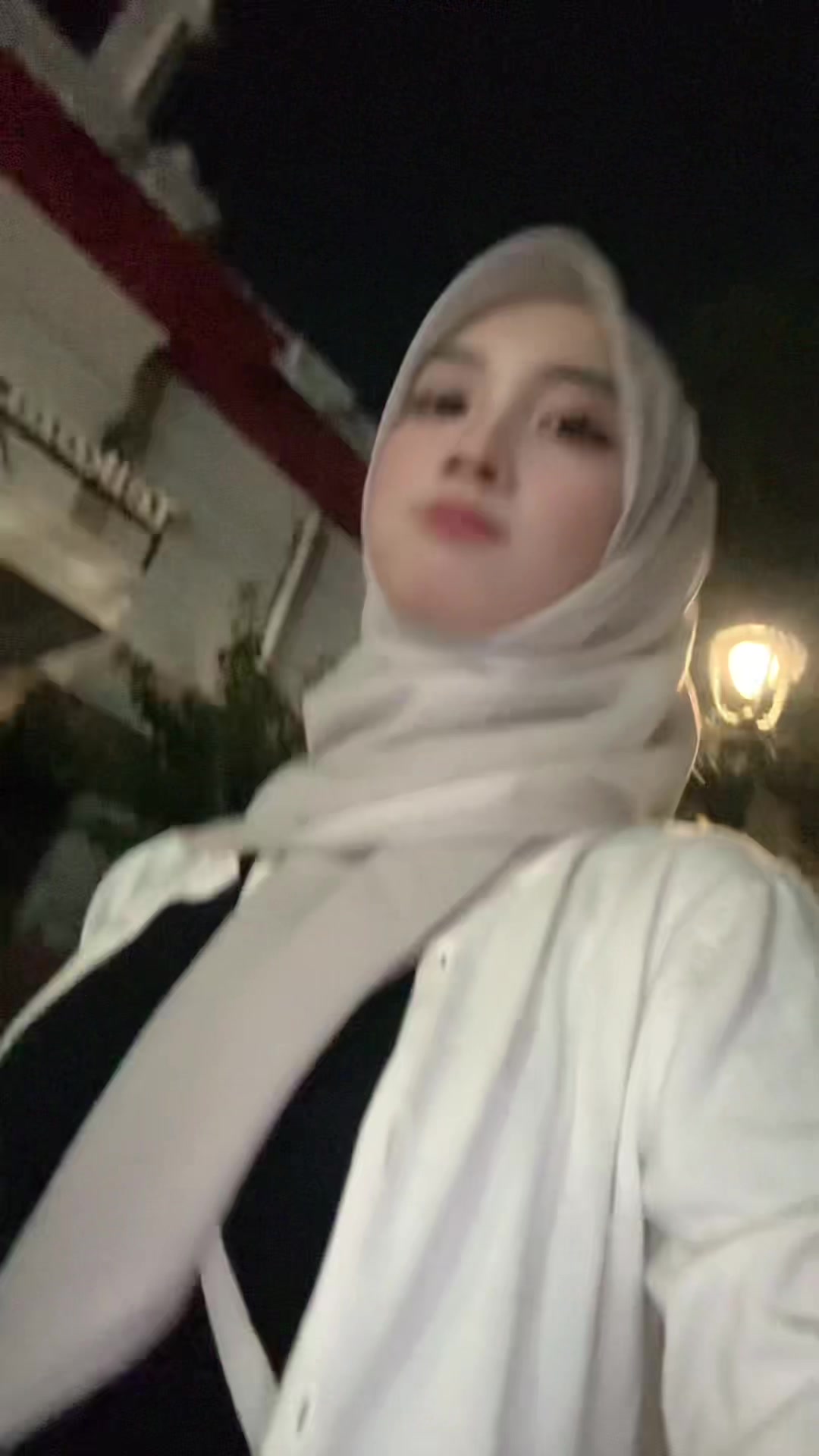 @あに
