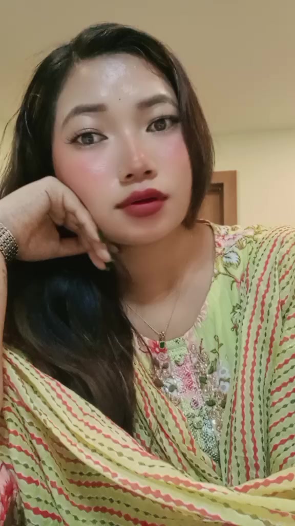 @_𝔄𝔫𝔲𝔨𝔞🌻