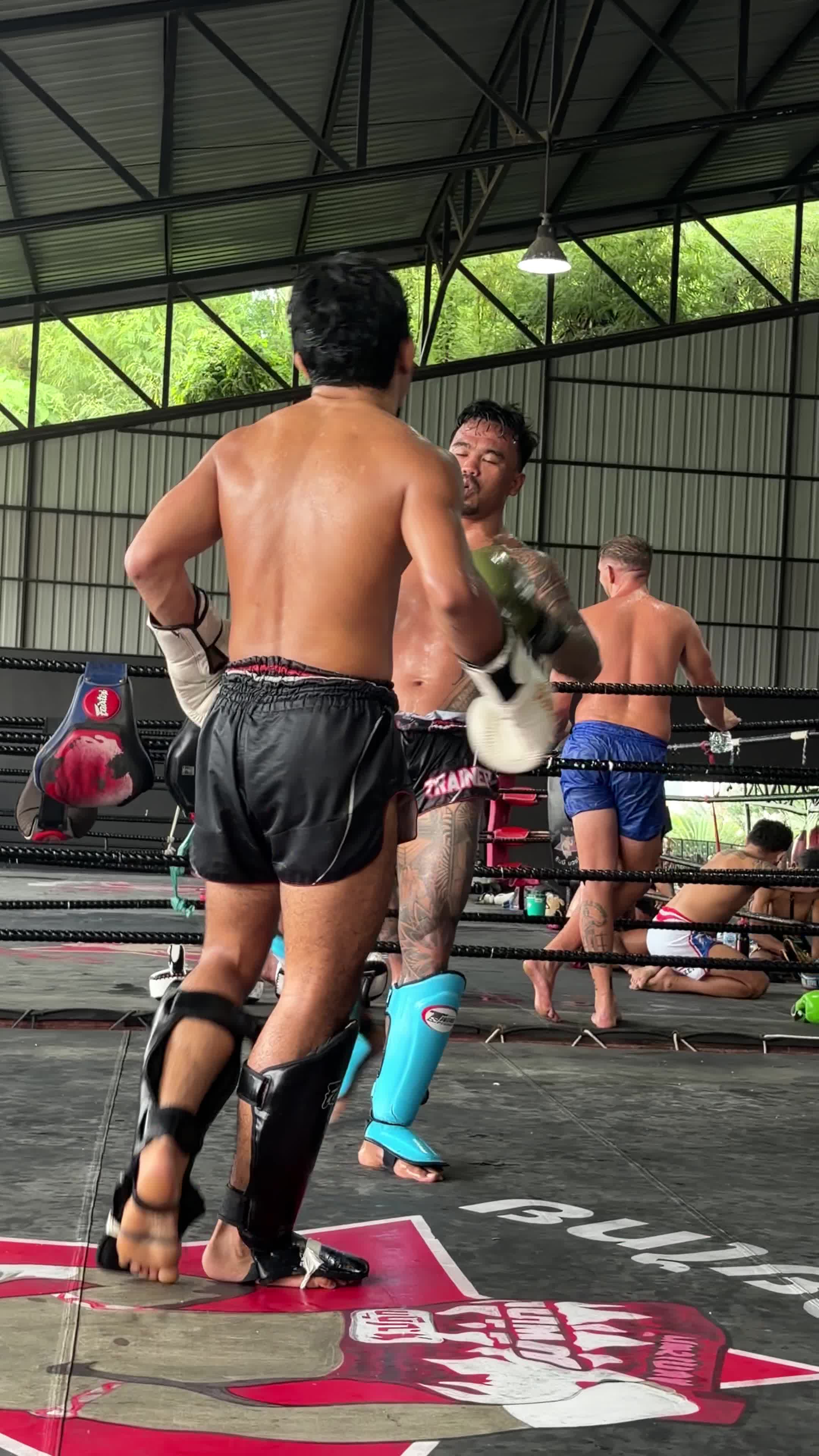 @James Sinbimuaythai shop