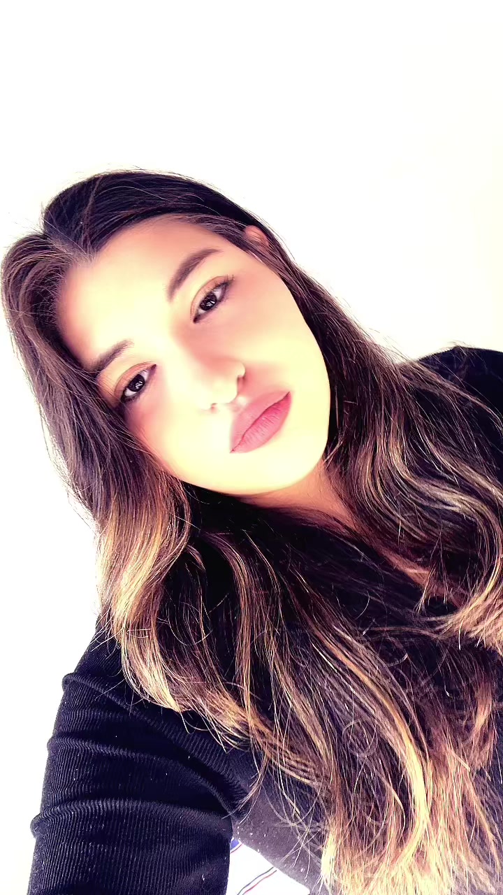 @Ari_bra&ntilde;as