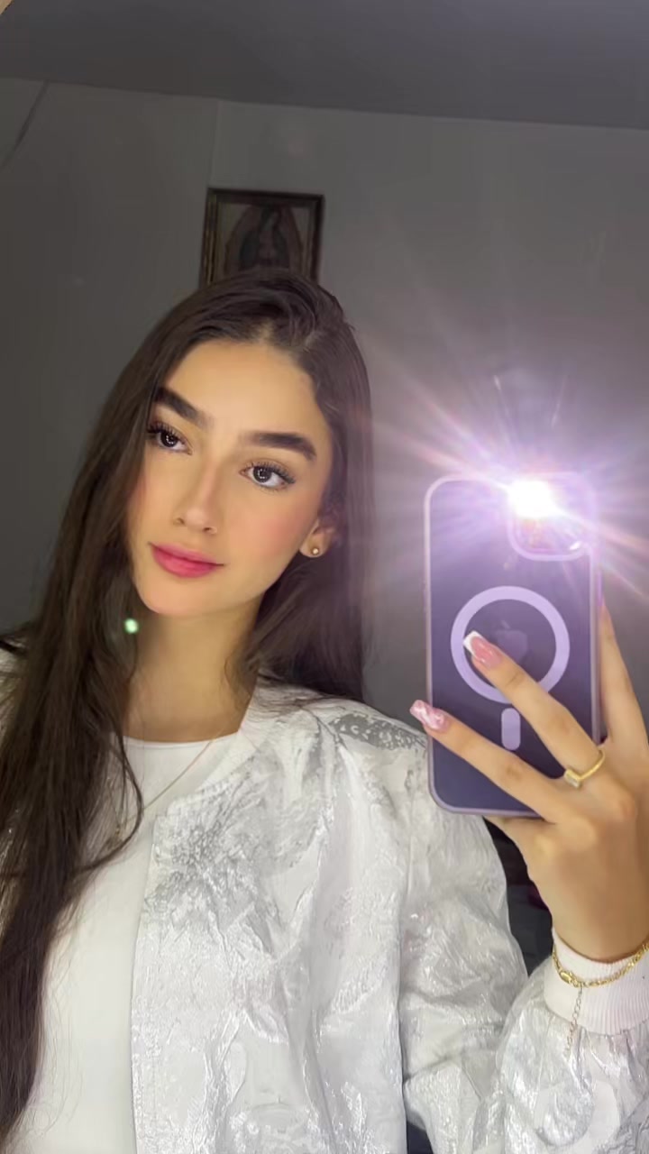 @valecastrro2