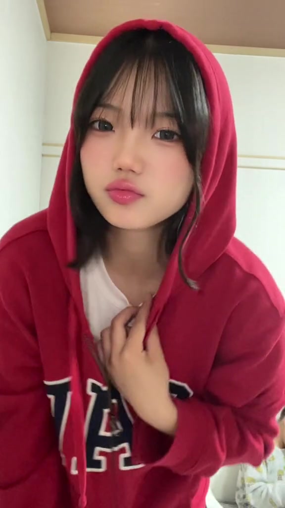 @Riona