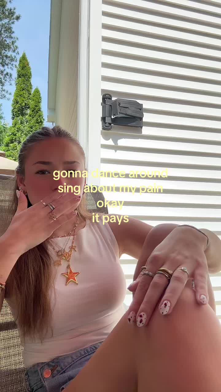 @ava🐞