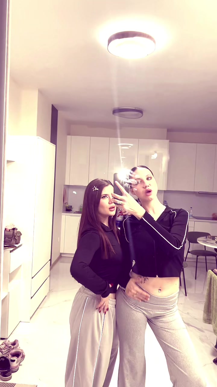 @lilihunt