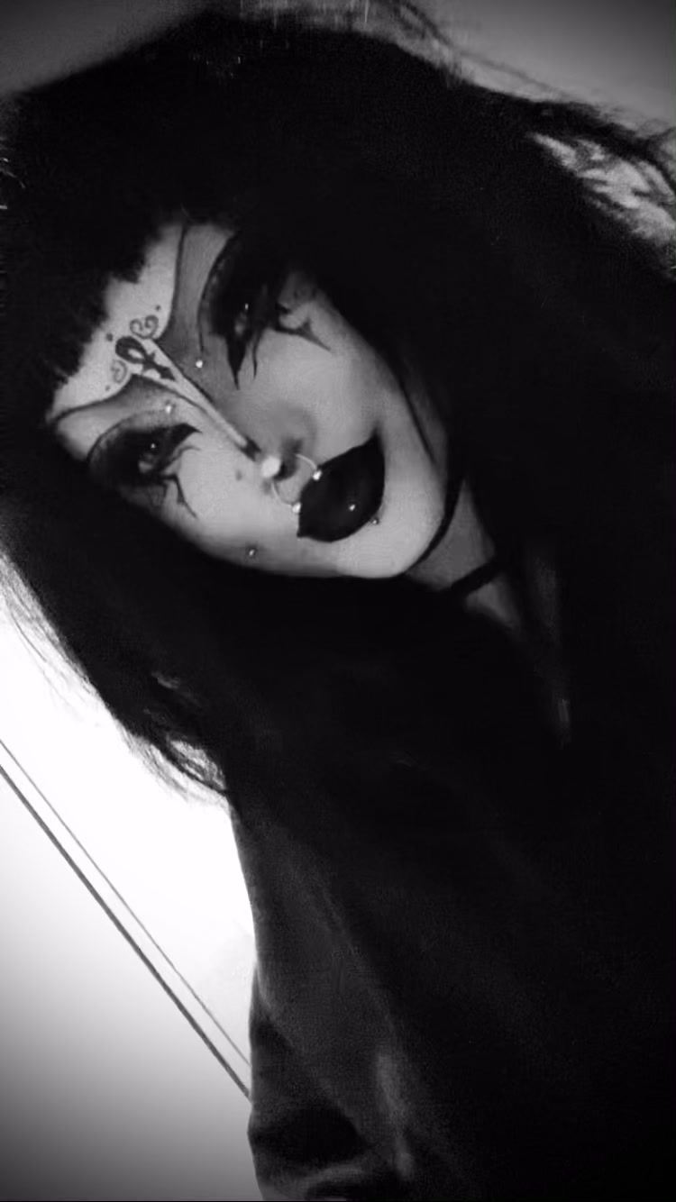 @lucy🖤