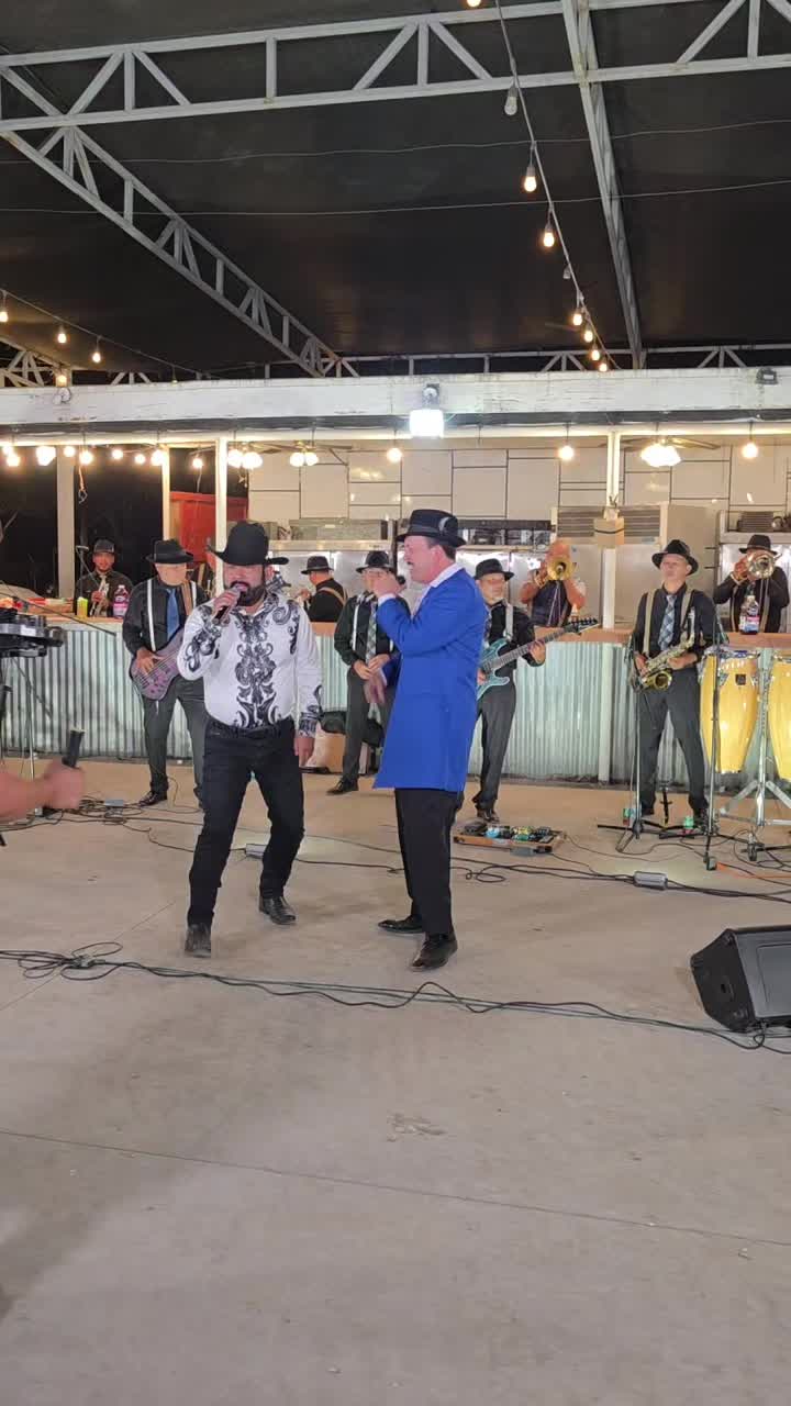 @Los Grandes De Tijuana