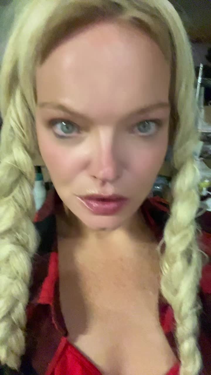 @moonchildhippy