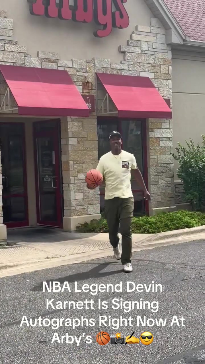 @🏀📸✍️😎
