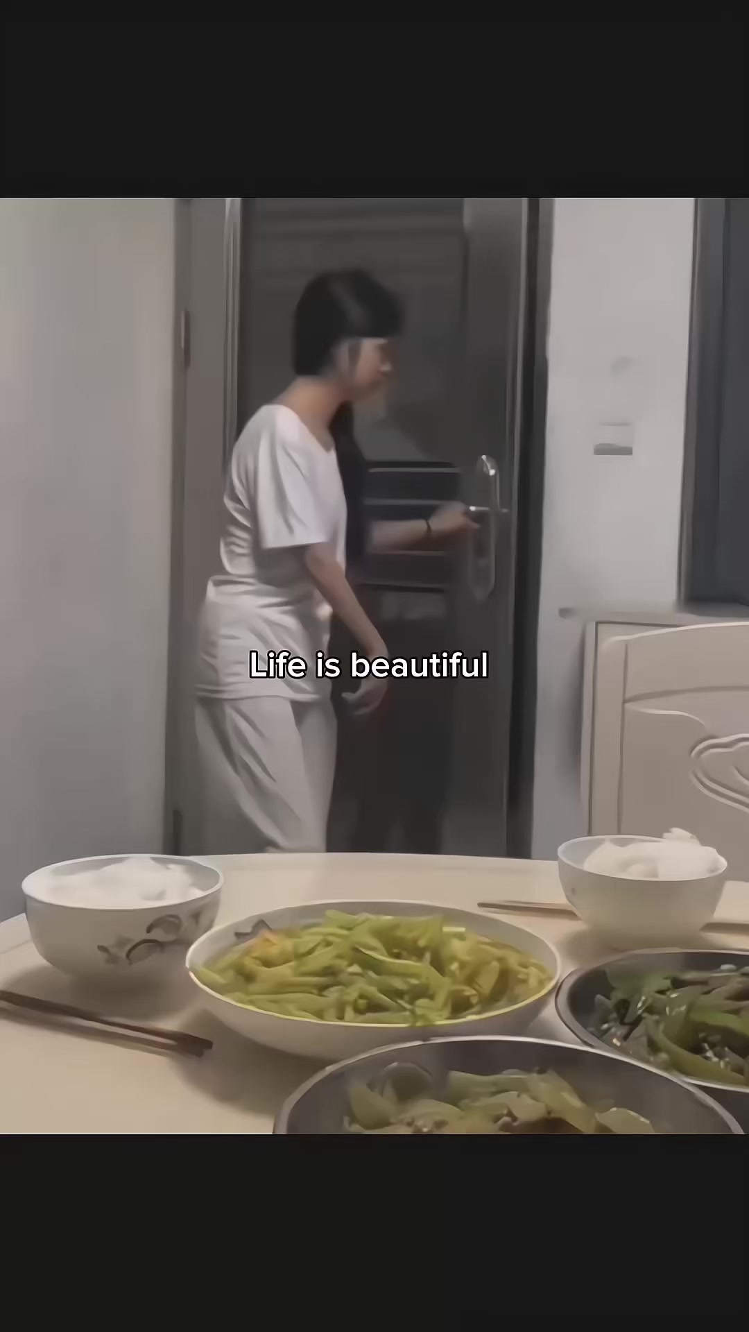@ツ