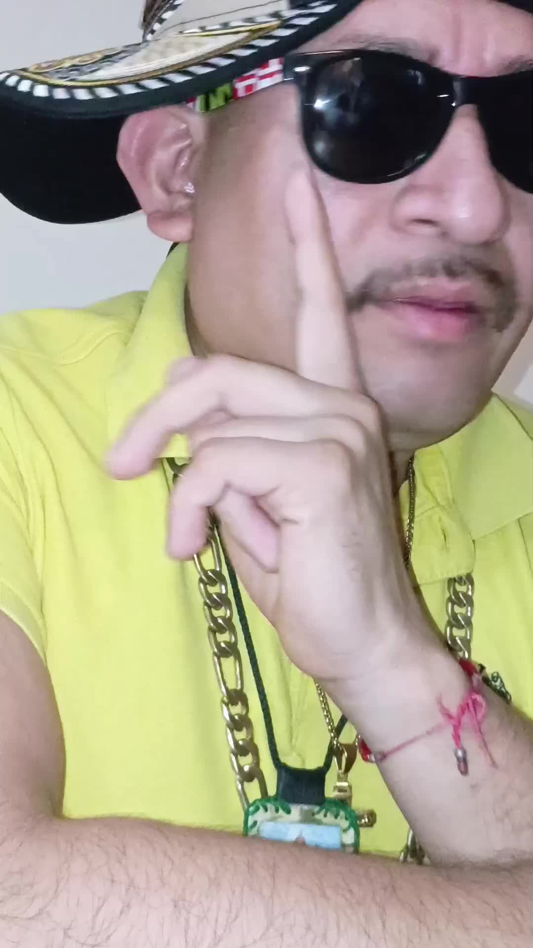 @$ El sargento es mi ermano lo