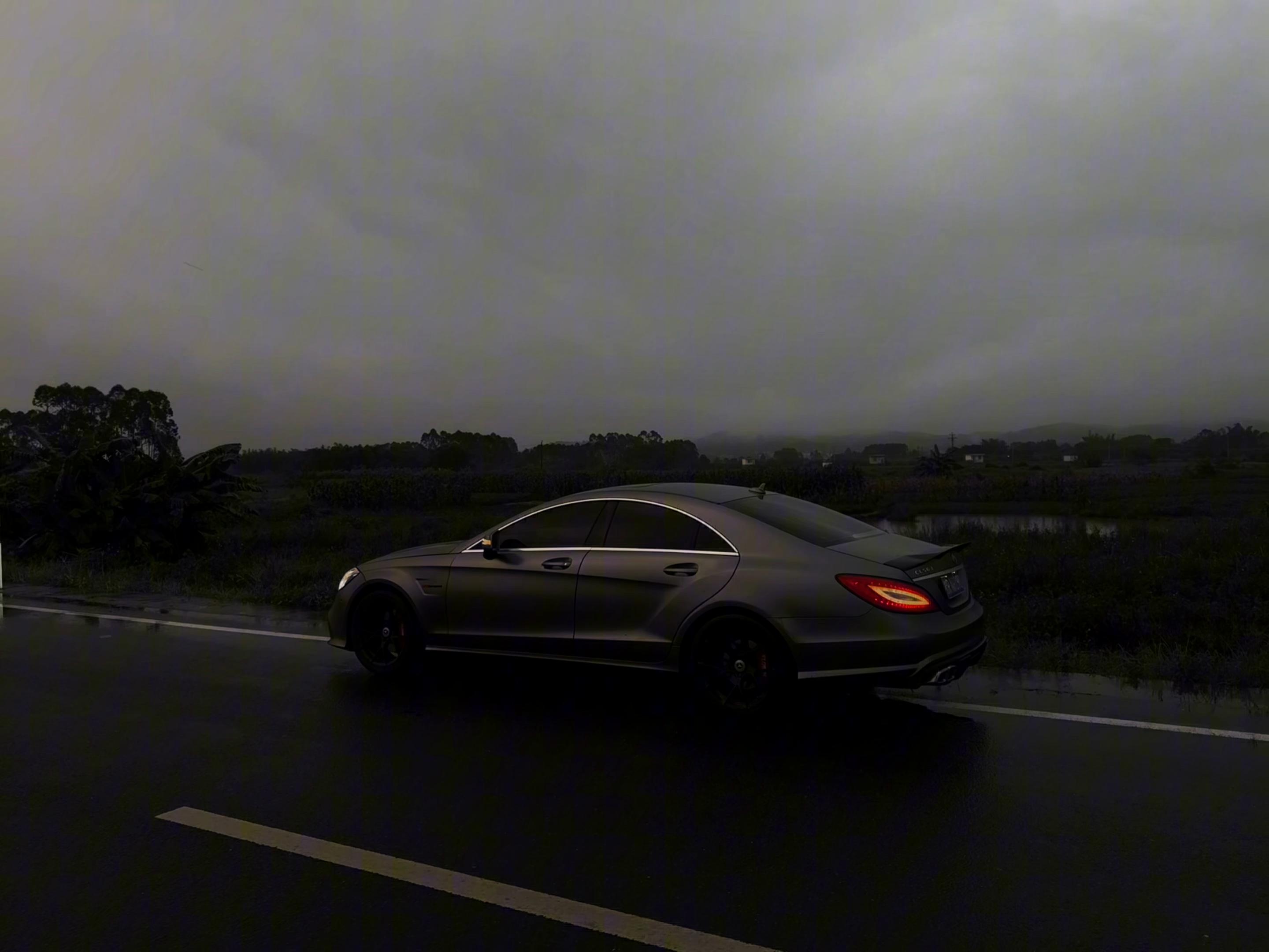 @tarewhips
