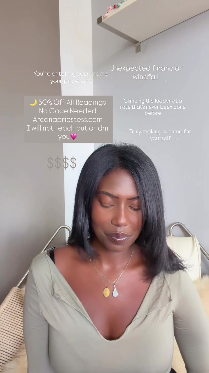 @Arcana Priestess Tarot Reader