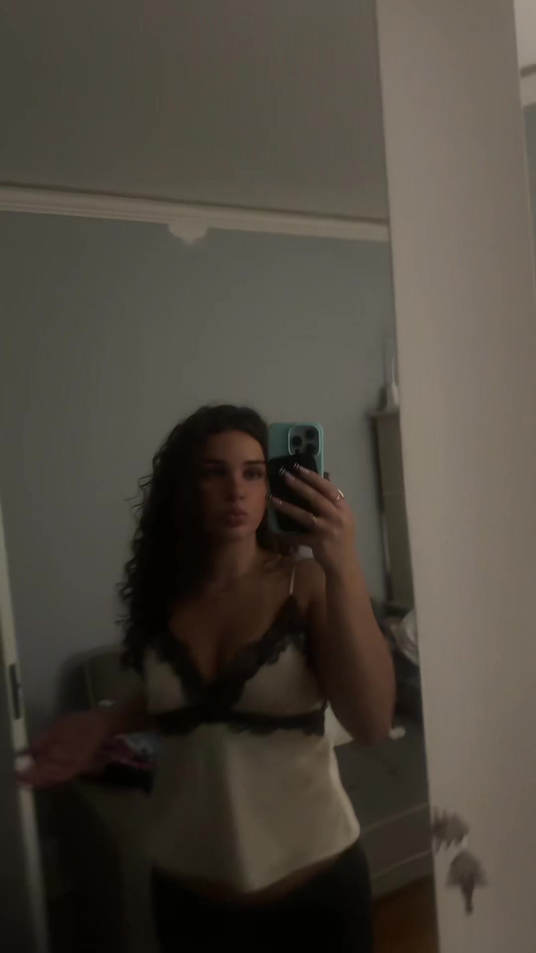 @⃟