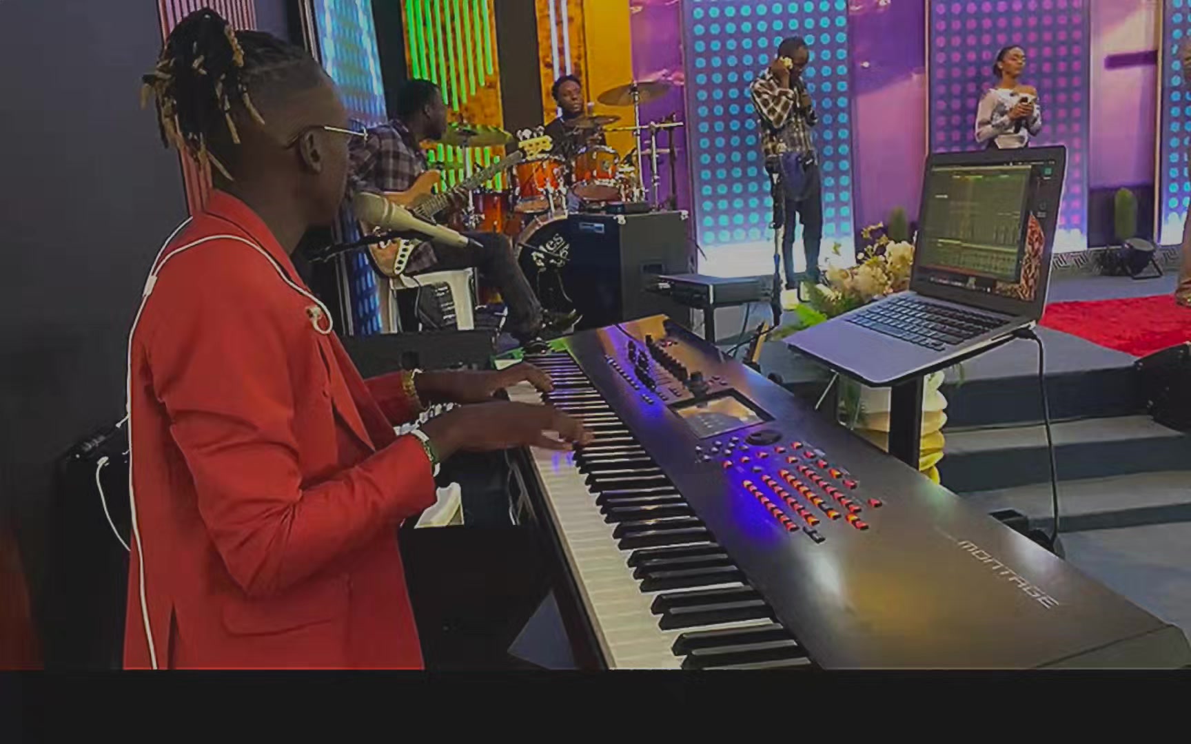 @Boni on the keyz
