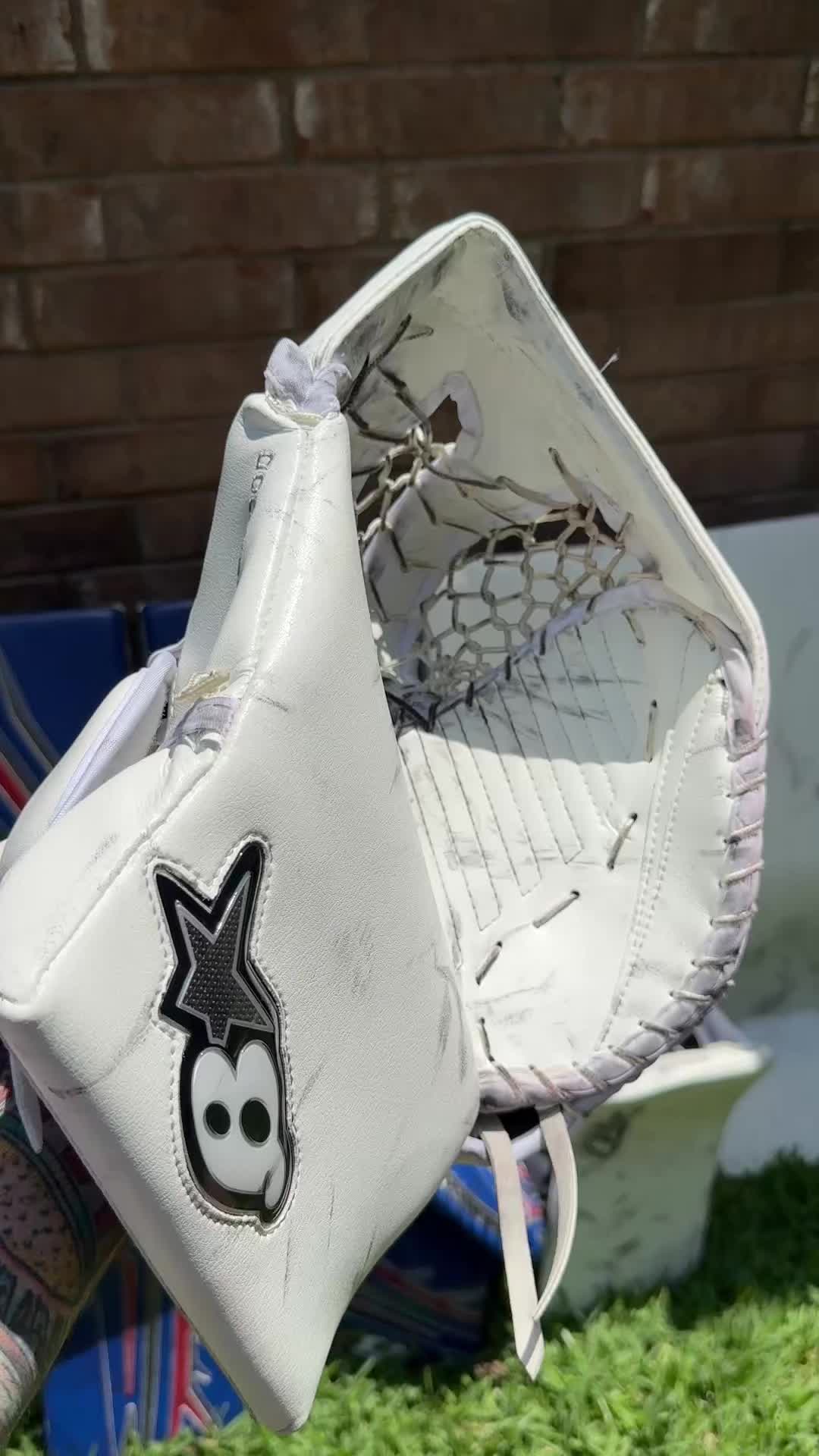 @chrisxdudo | goalie gear snob