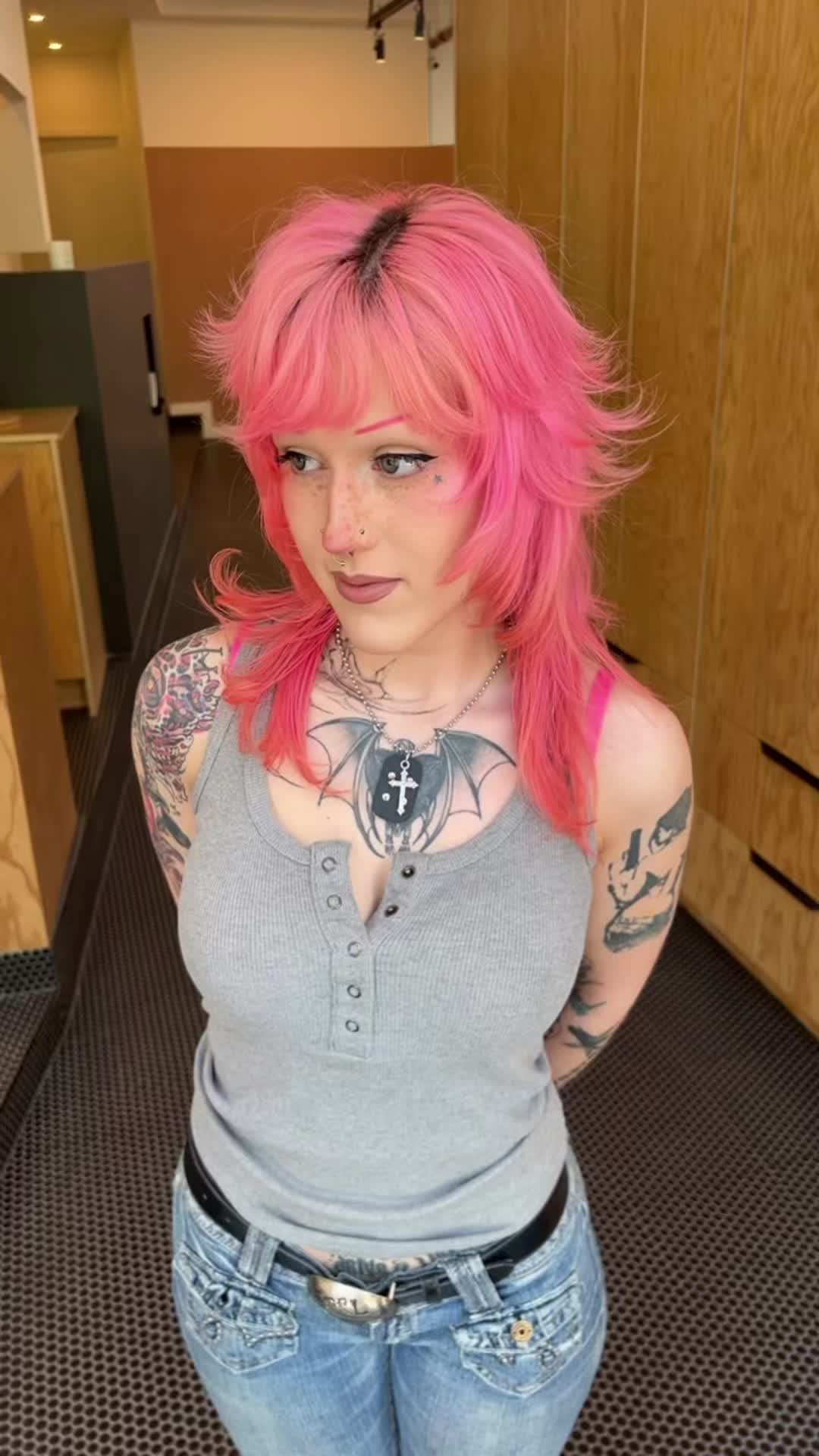 @🌍
