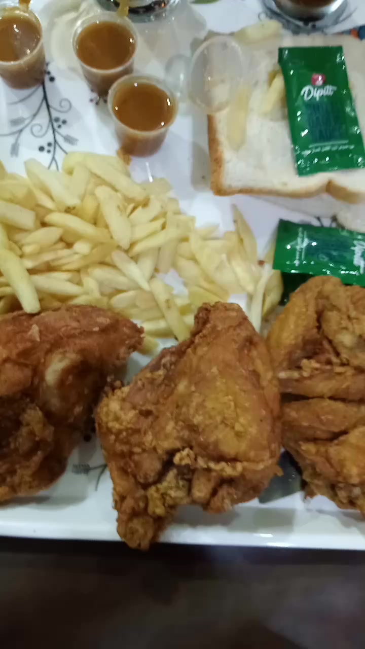 @Naziii...🥰