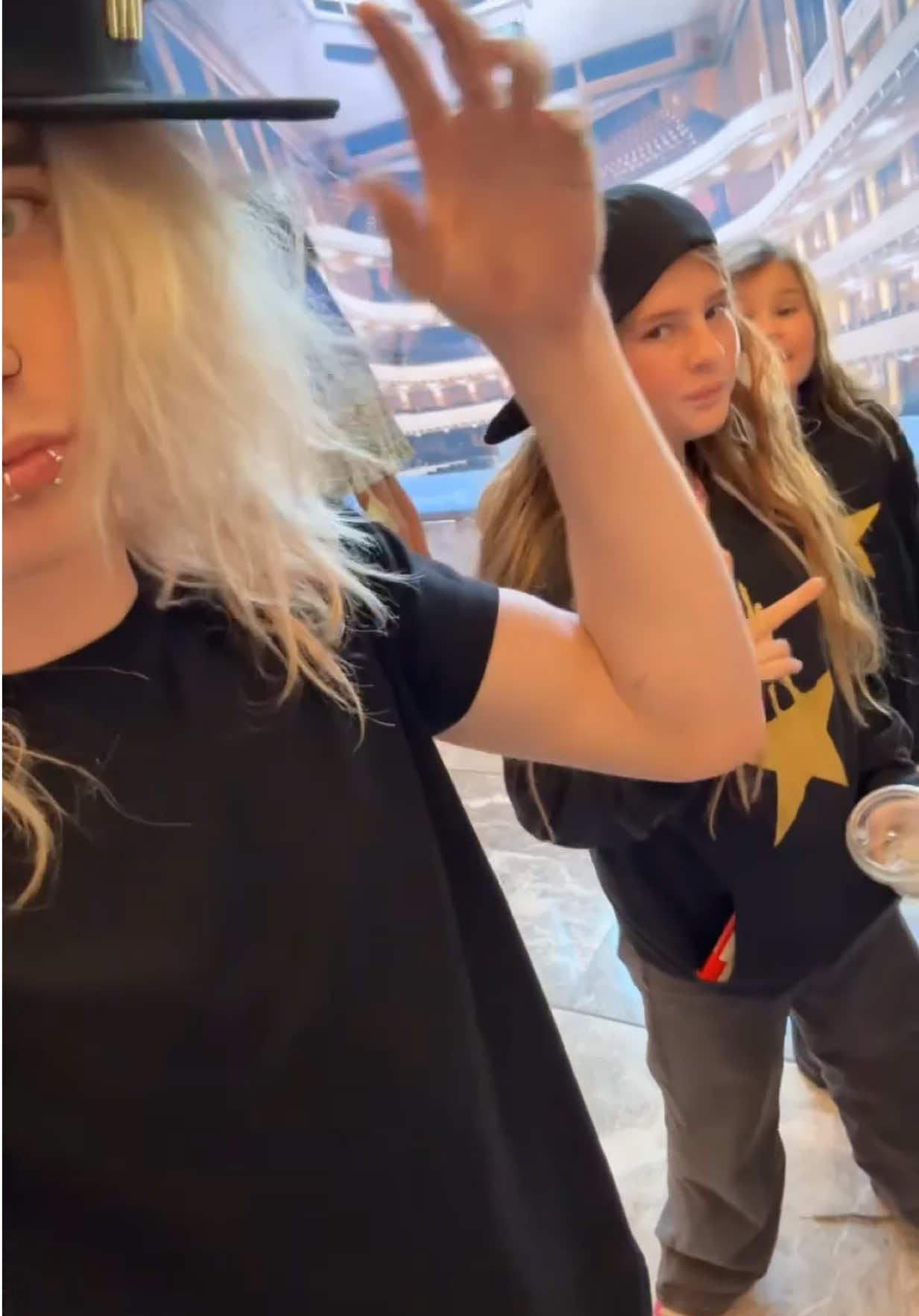 @🤹🏻