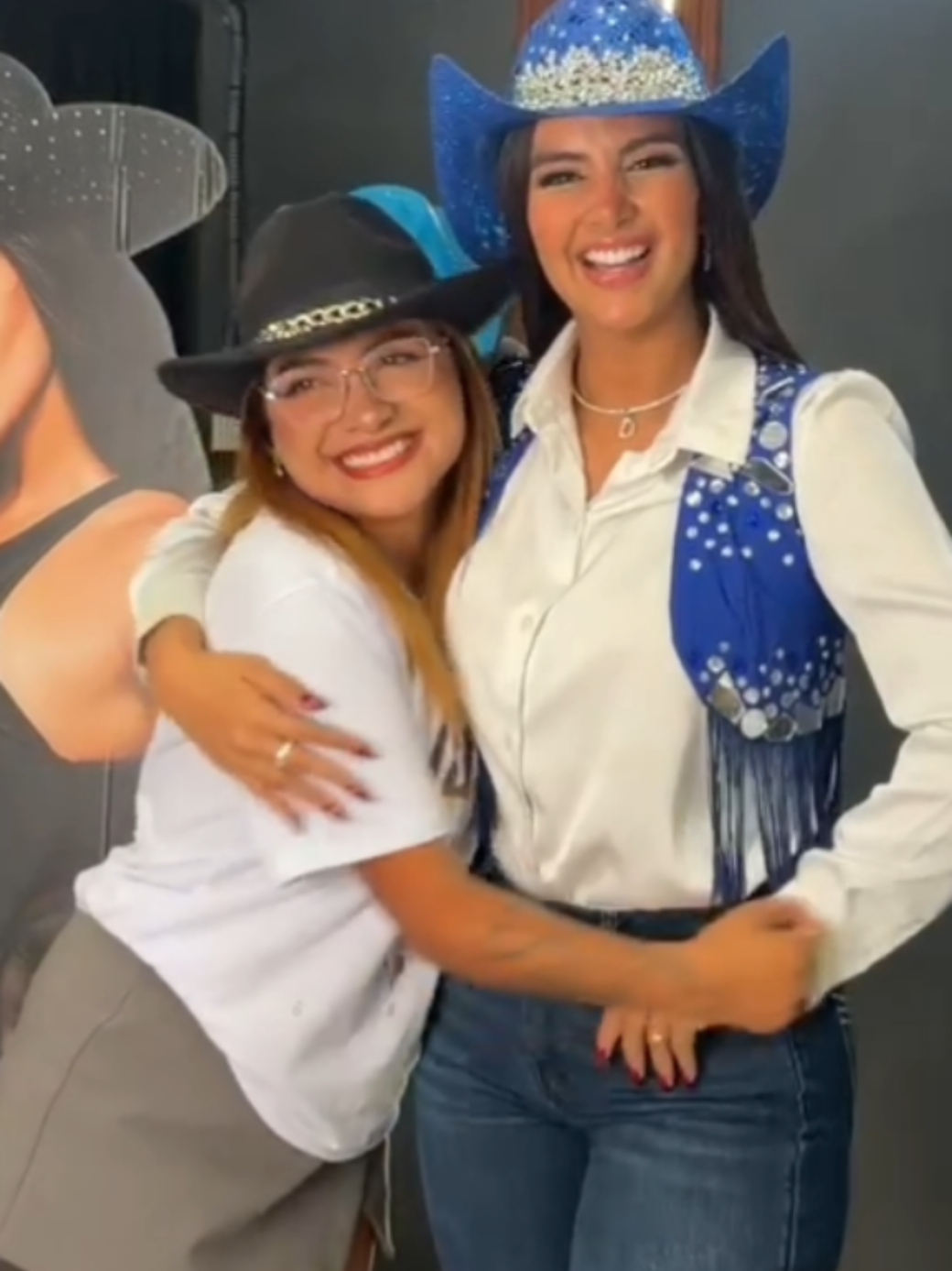 @𝓚𝓪𝓻𝓮𝓷 𝓔𝓼𝓽𝓮𝓯𝓪𝓷𝓲𝓪