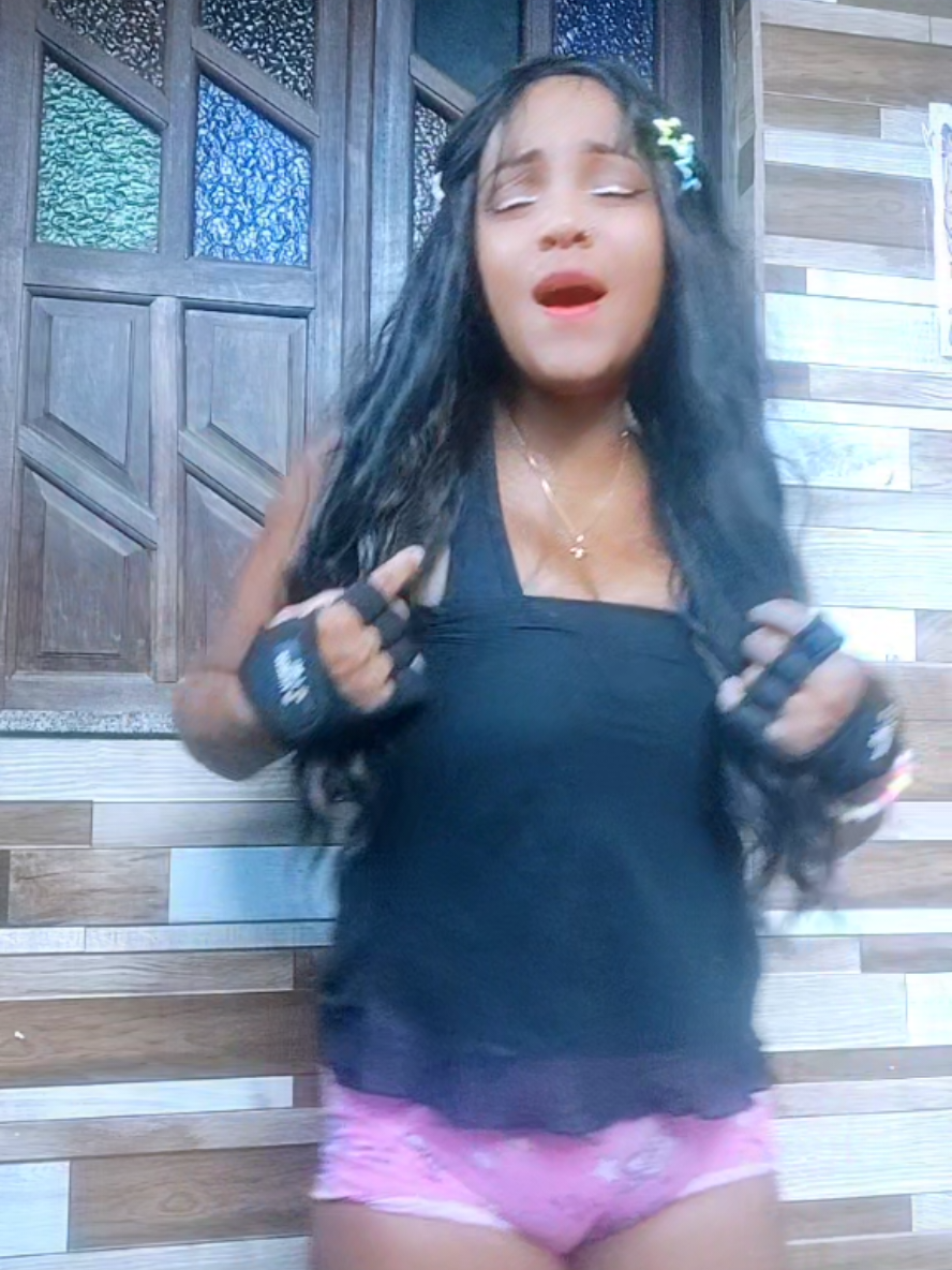@Lucy a guria do short sexy