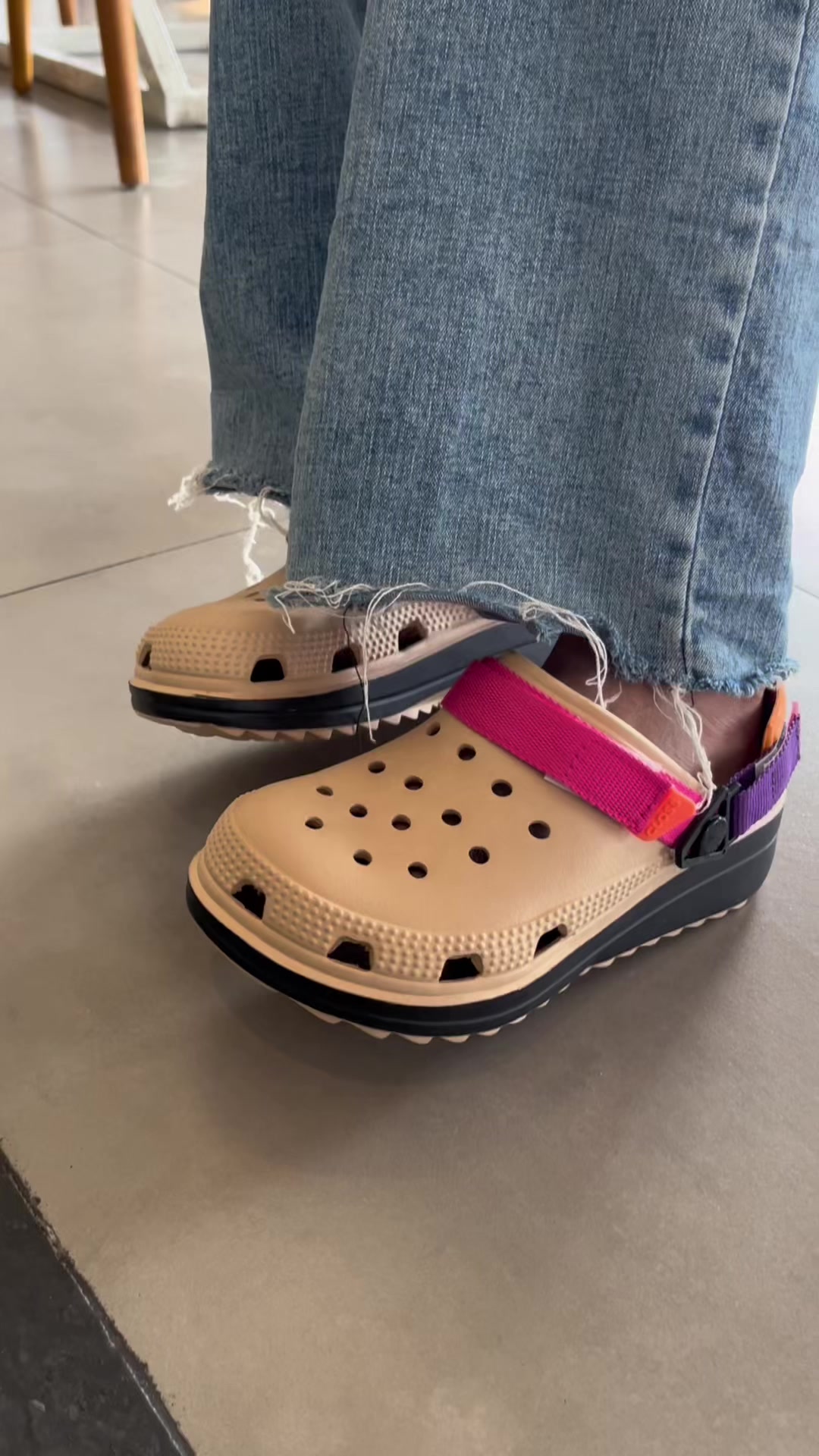 @LELI si paling TAS dan SANDAL
