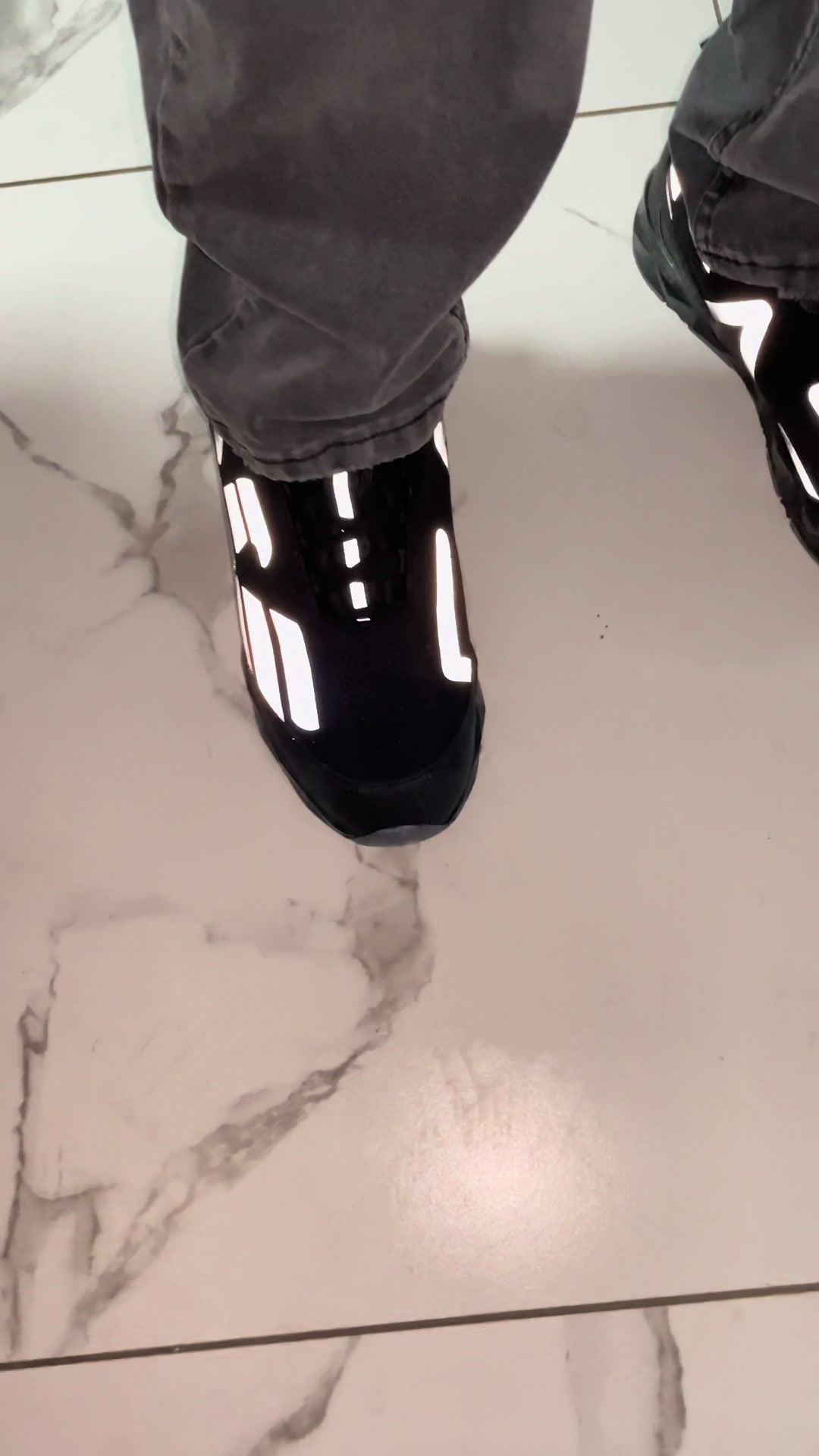 @Umt Shoes Van