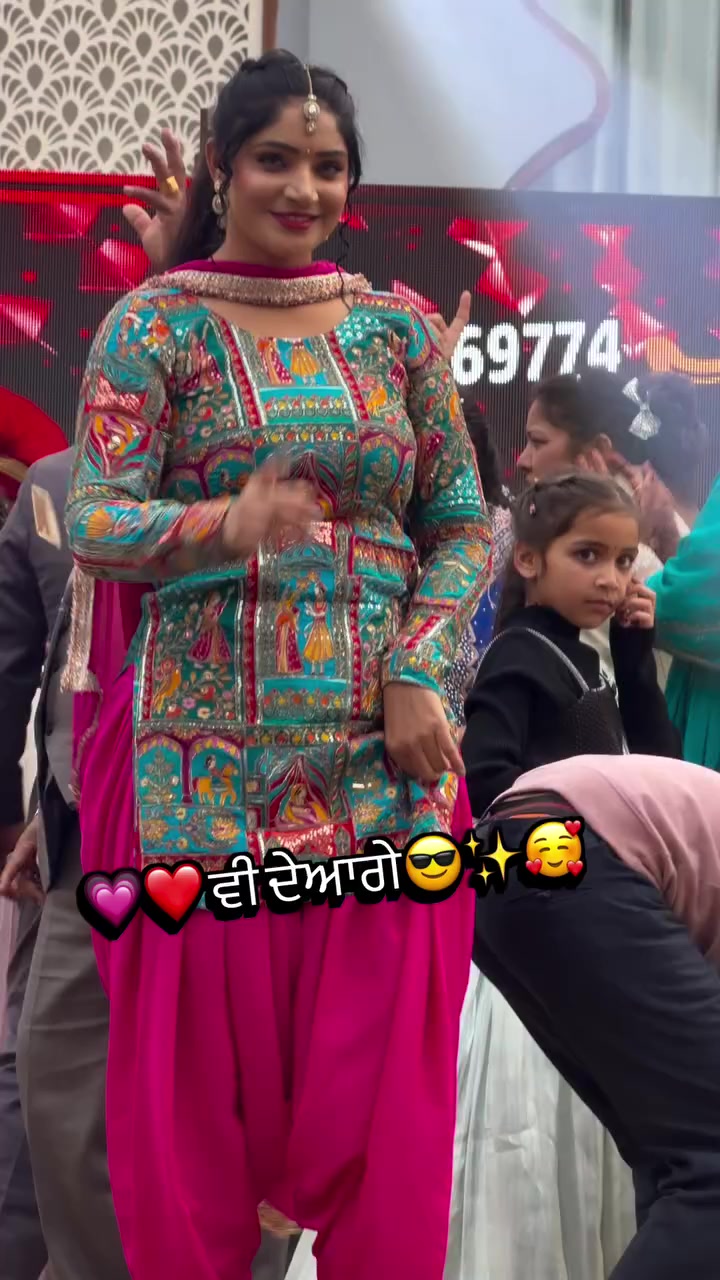 @Aj_Malika011