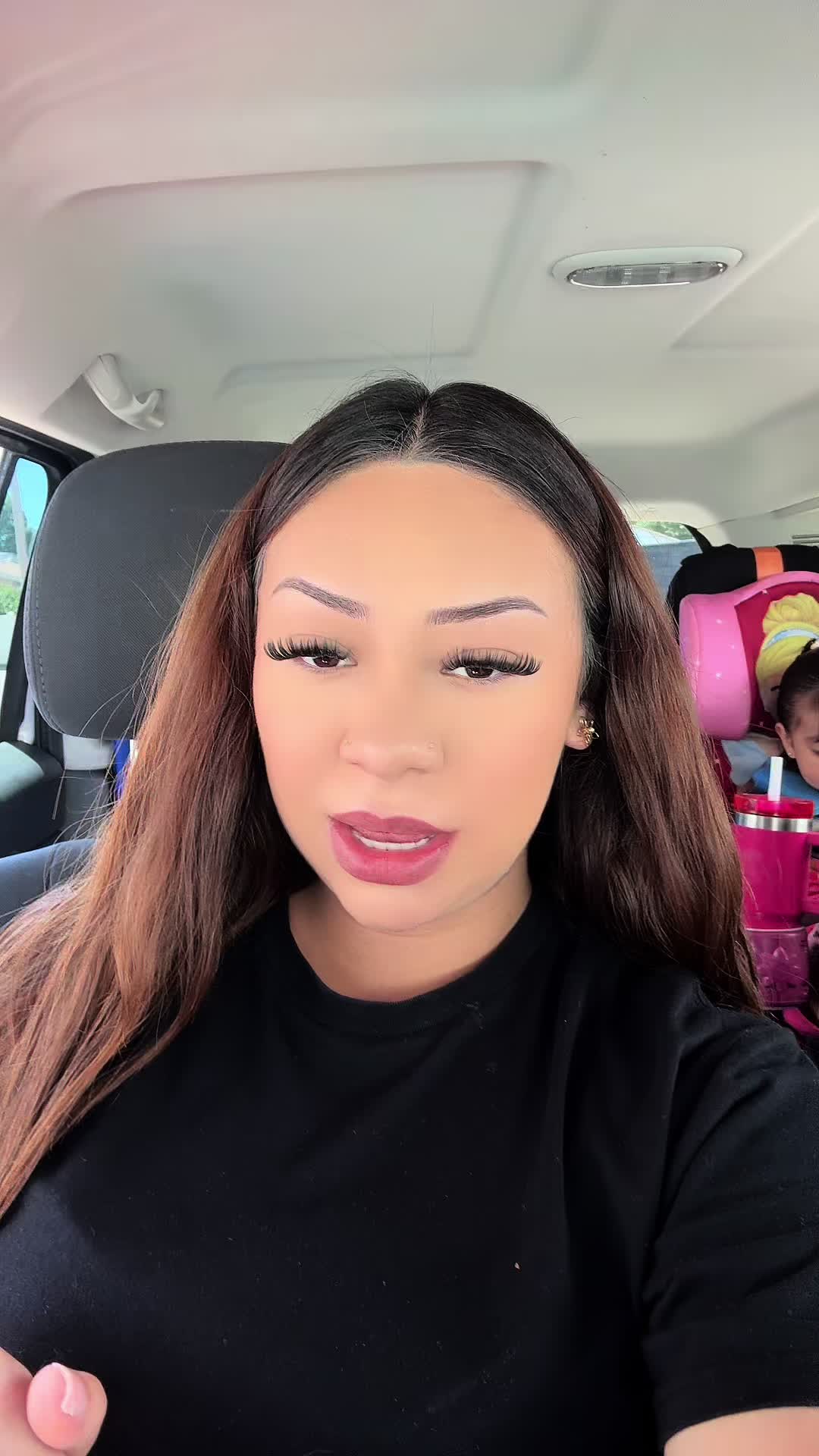 @yeseniaaaa.v