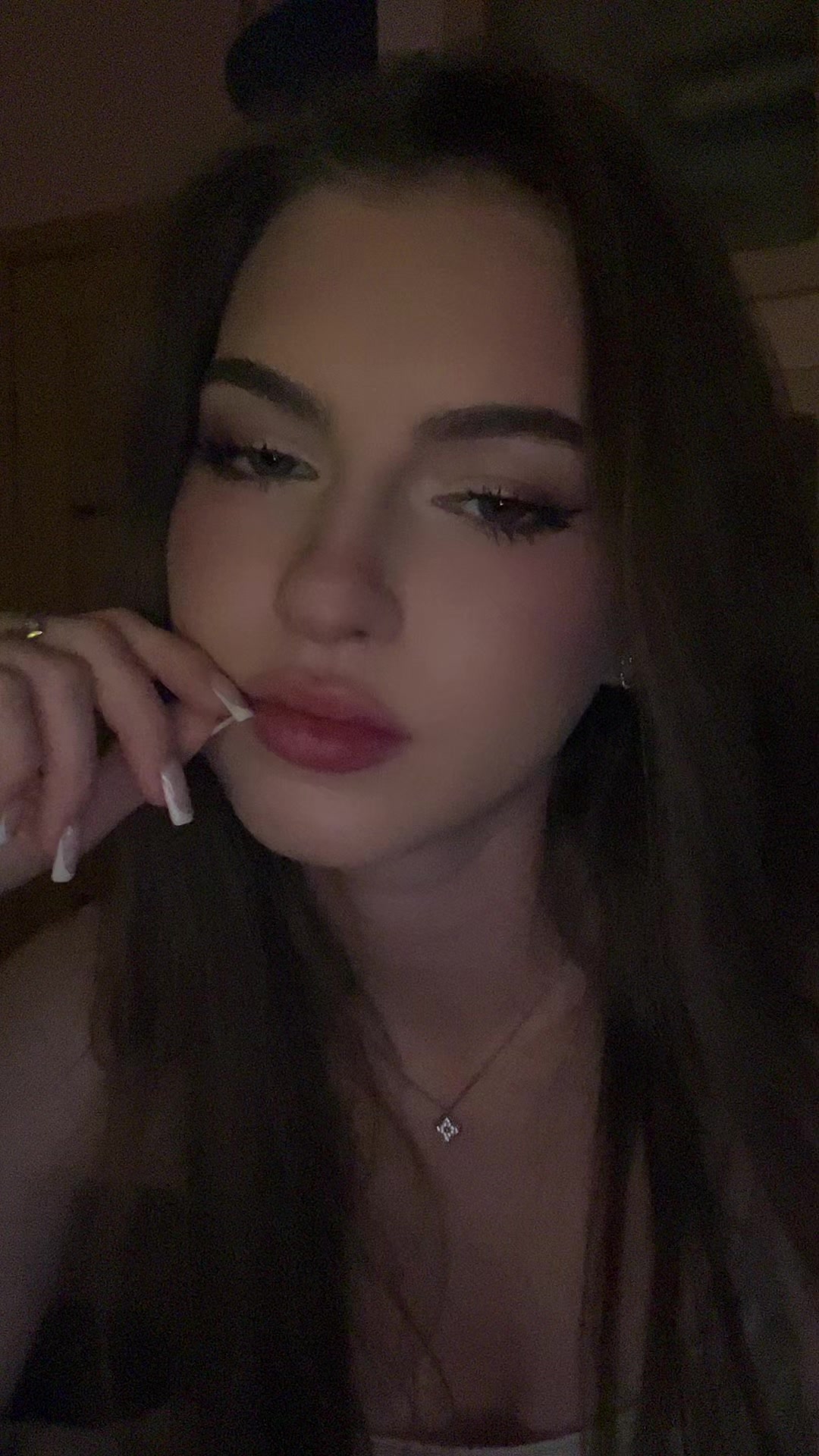 @꧁𝔸𝕃𝕀𝕊𝔸꧂