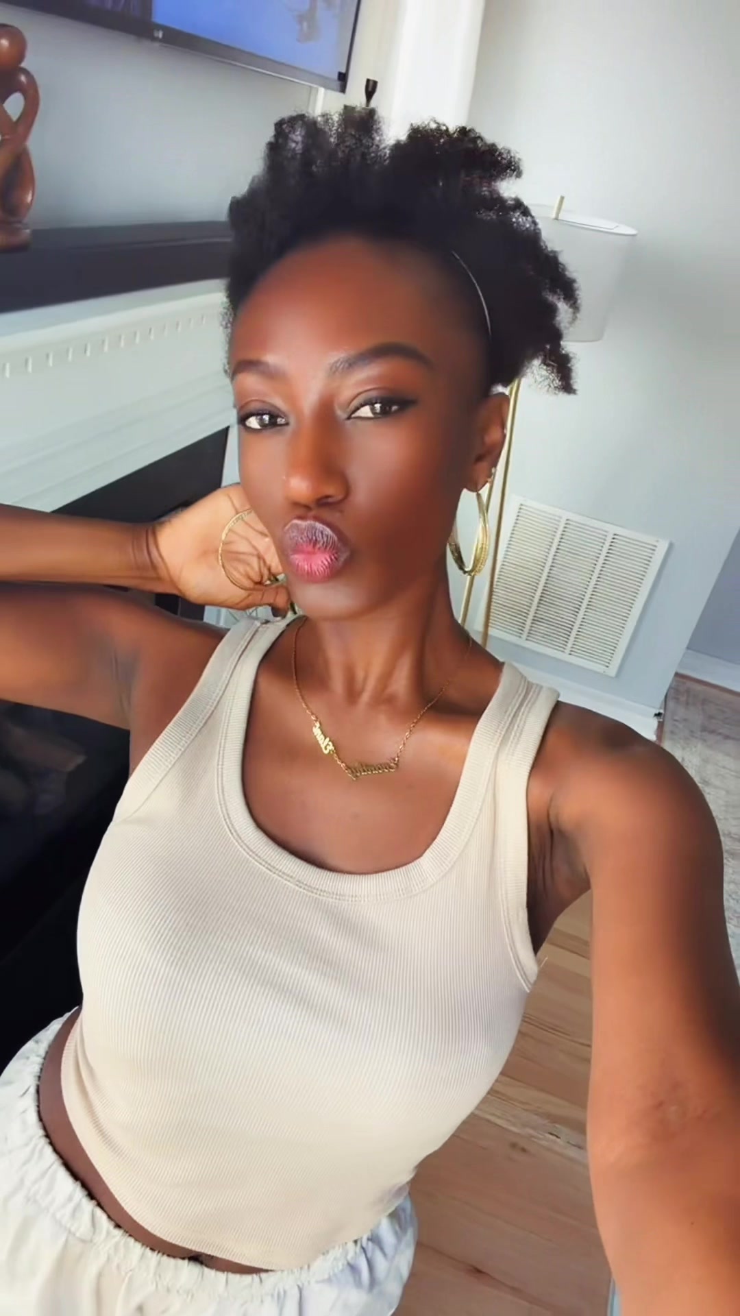 @Eva ✨