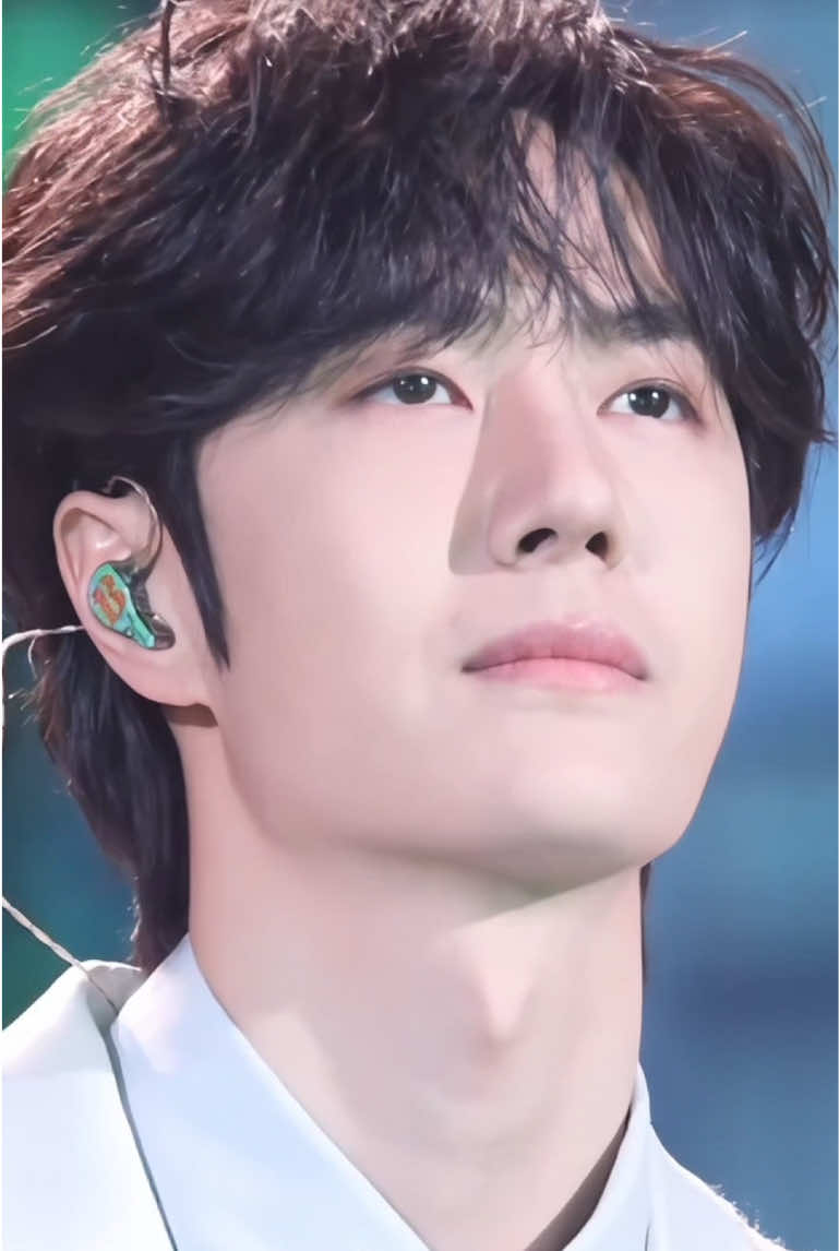 @𝑭𝒆𝒓𝒏❤︎︎王一博•𝒀𝑰𝑩𝑶 𝟖𝟓💚