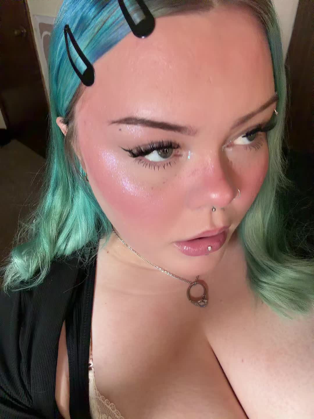 @Meganlarson777