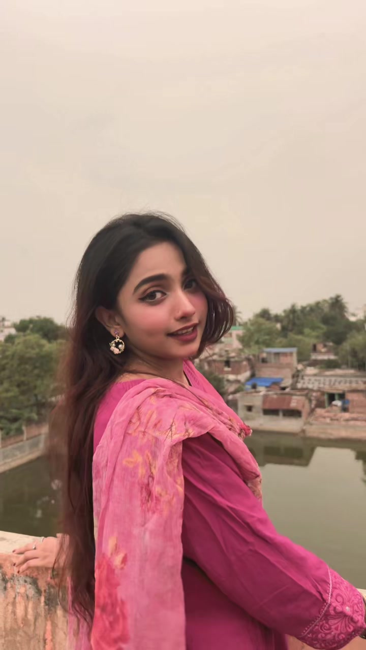 @NAINA🇧🇩