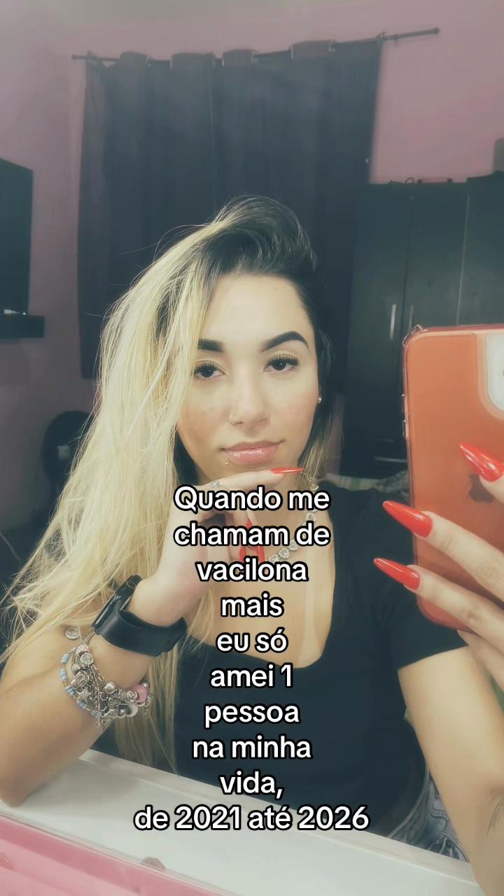 @Loira_