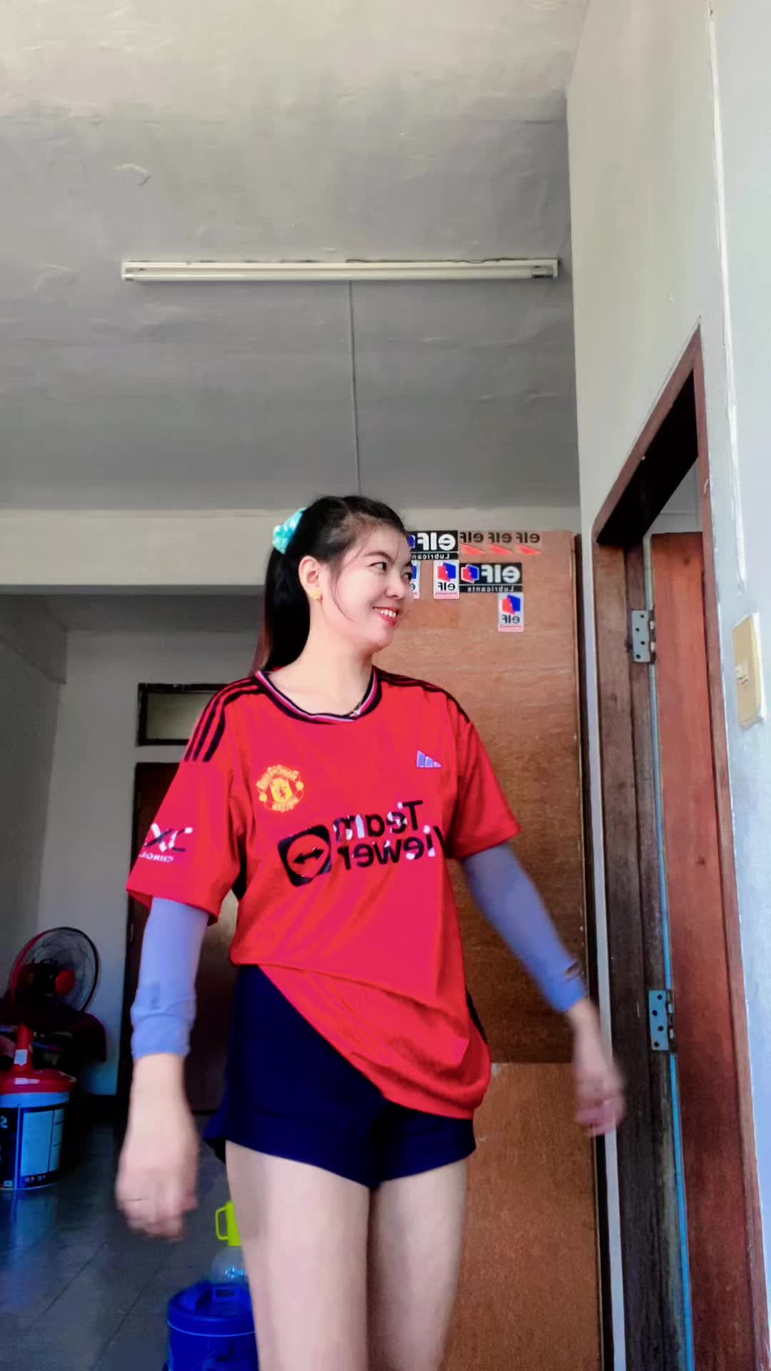 @🦋Nang Khin Moe🦋( ခင်မိုး )🍃