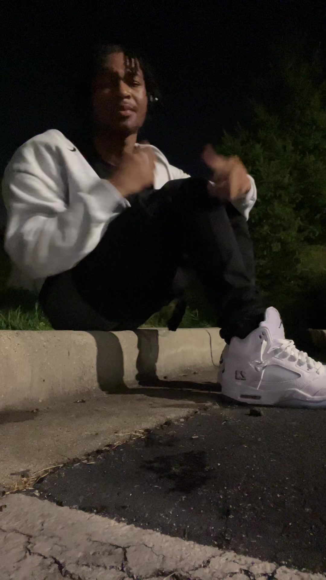 @Bj