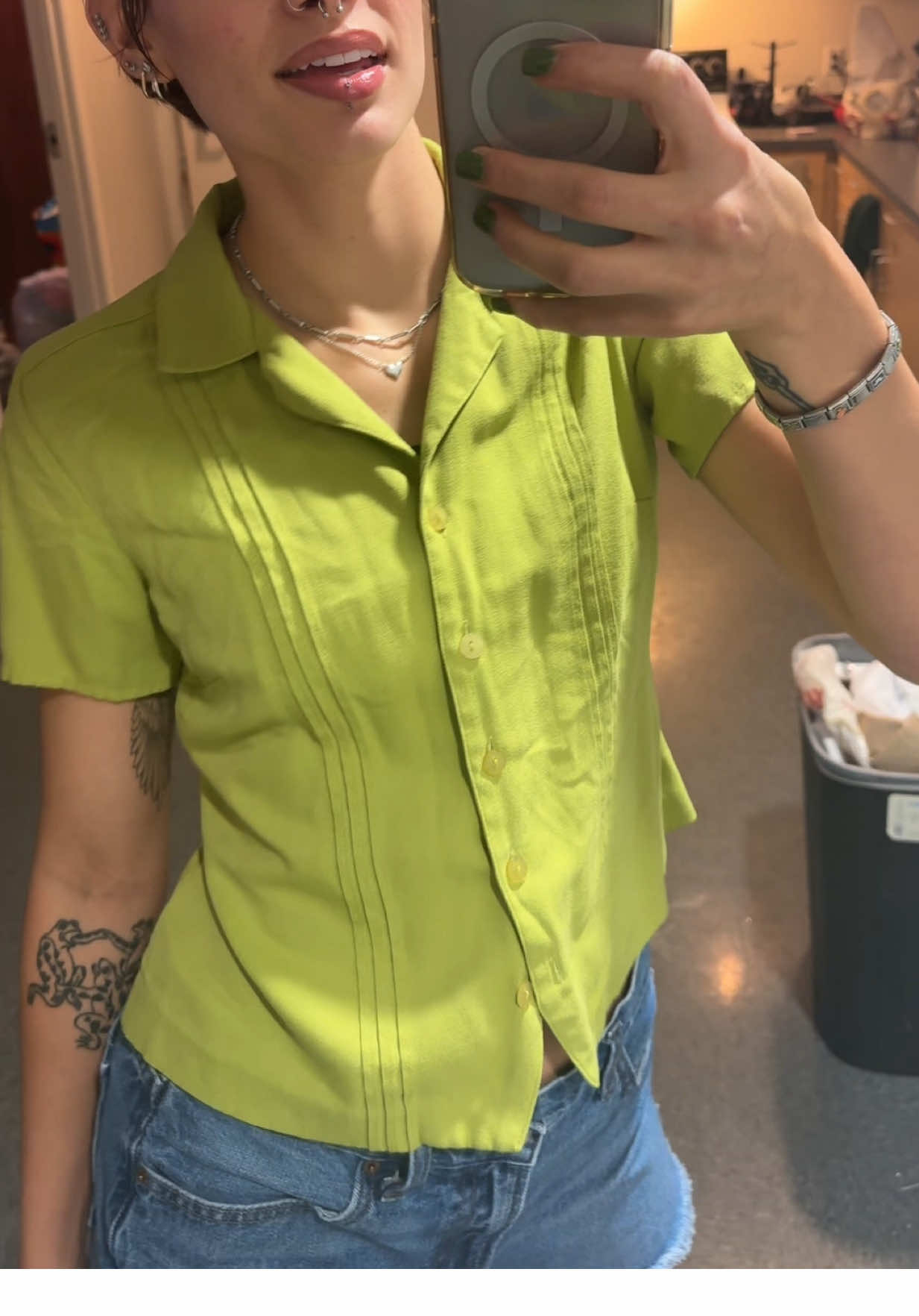 @uahdvashd