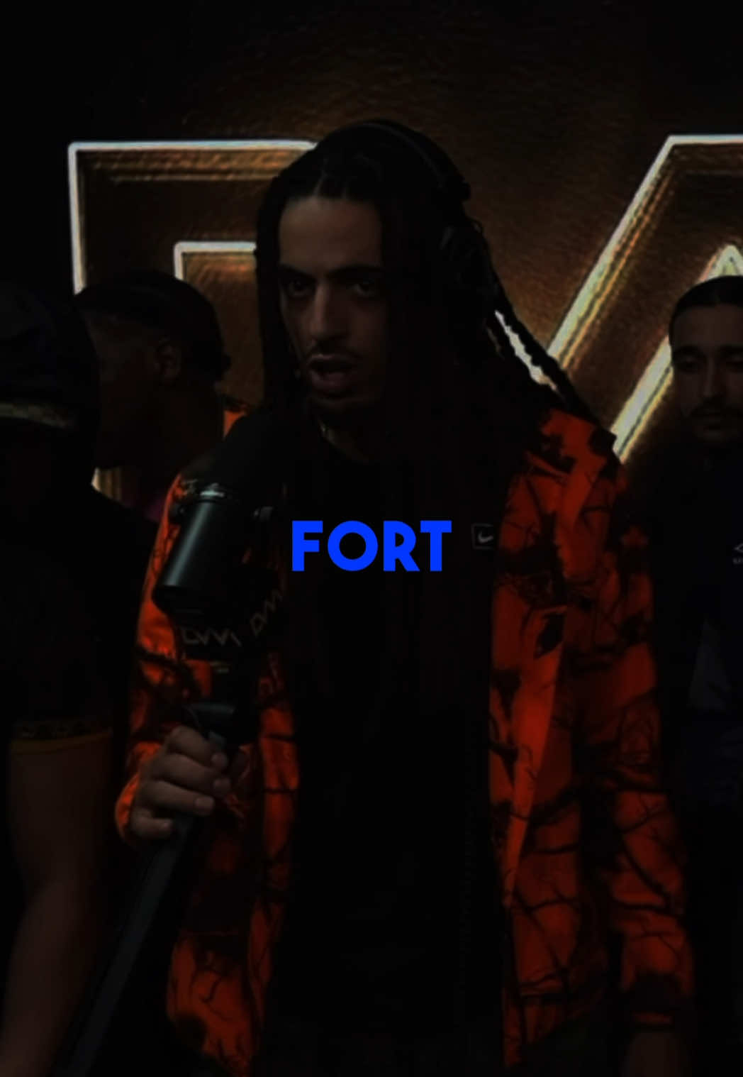 @️
