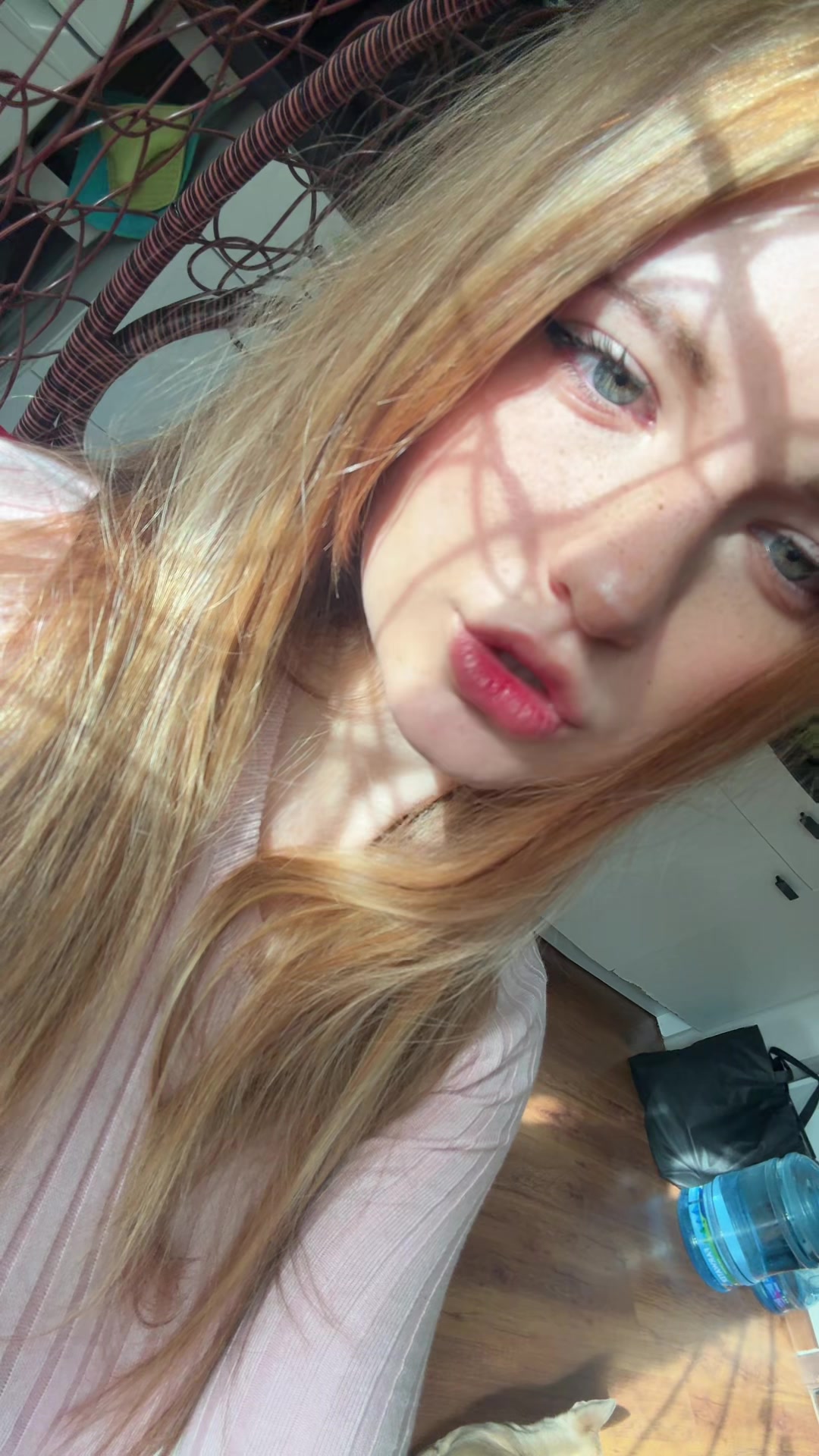 @Ищу девушку пиши я