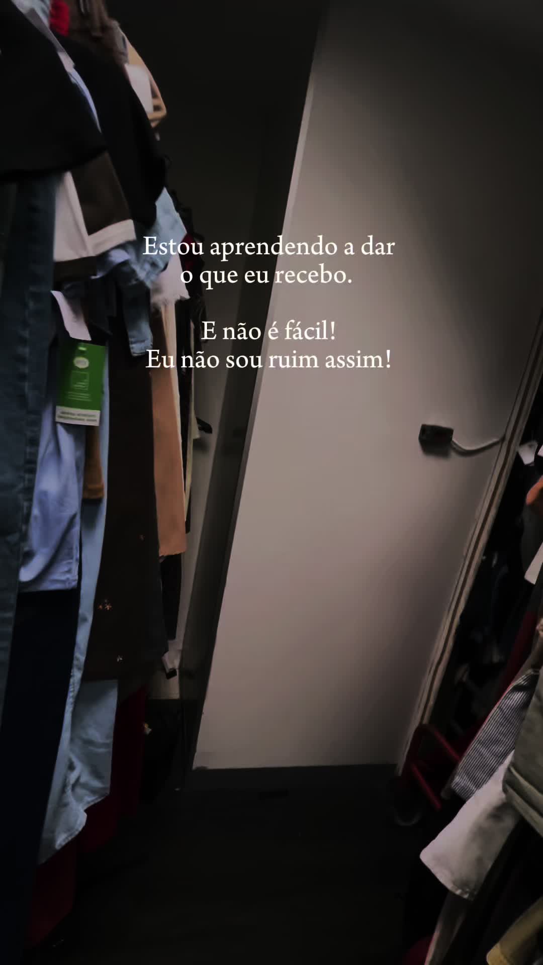 @hyas