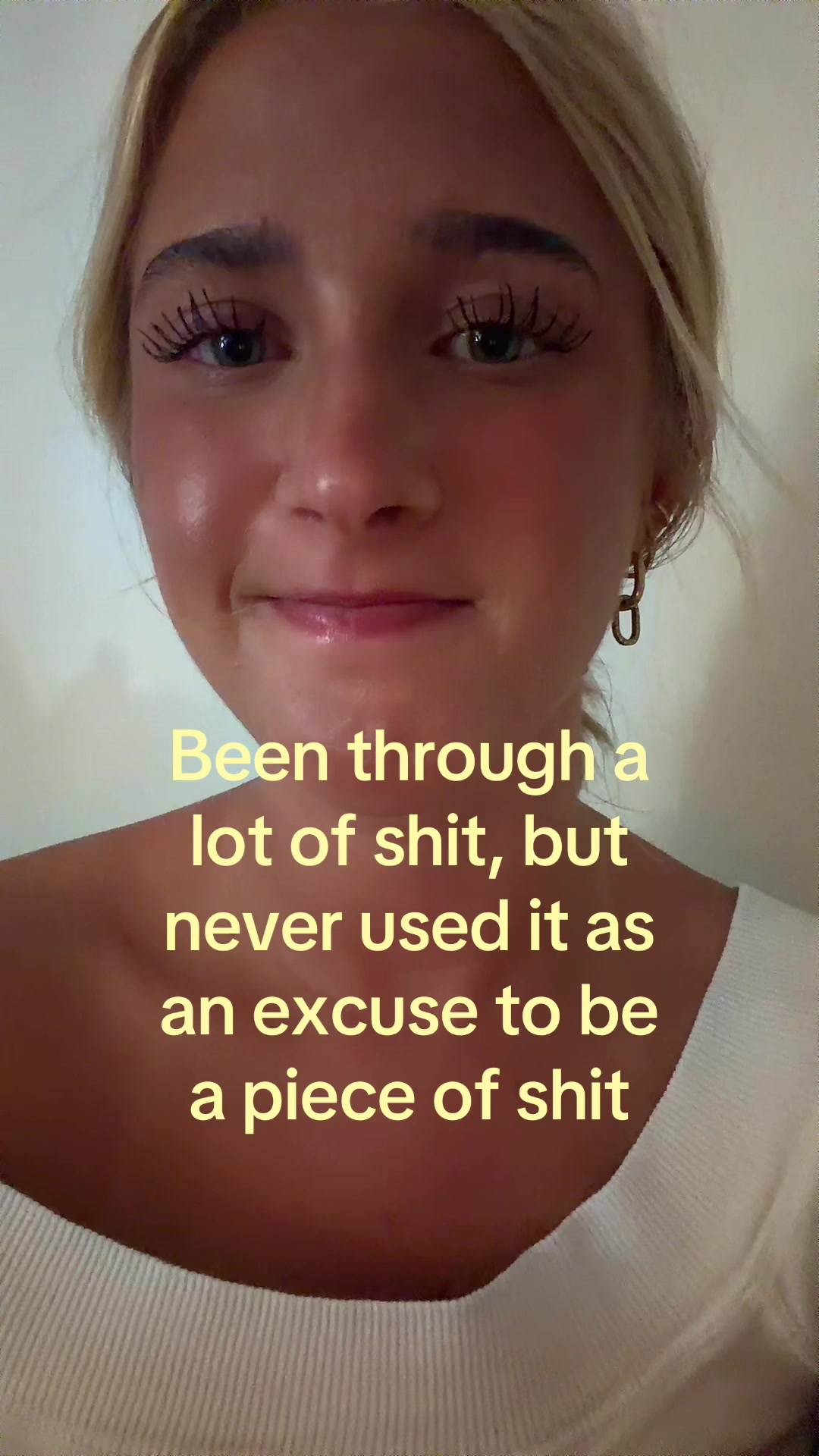 @theelliebarker