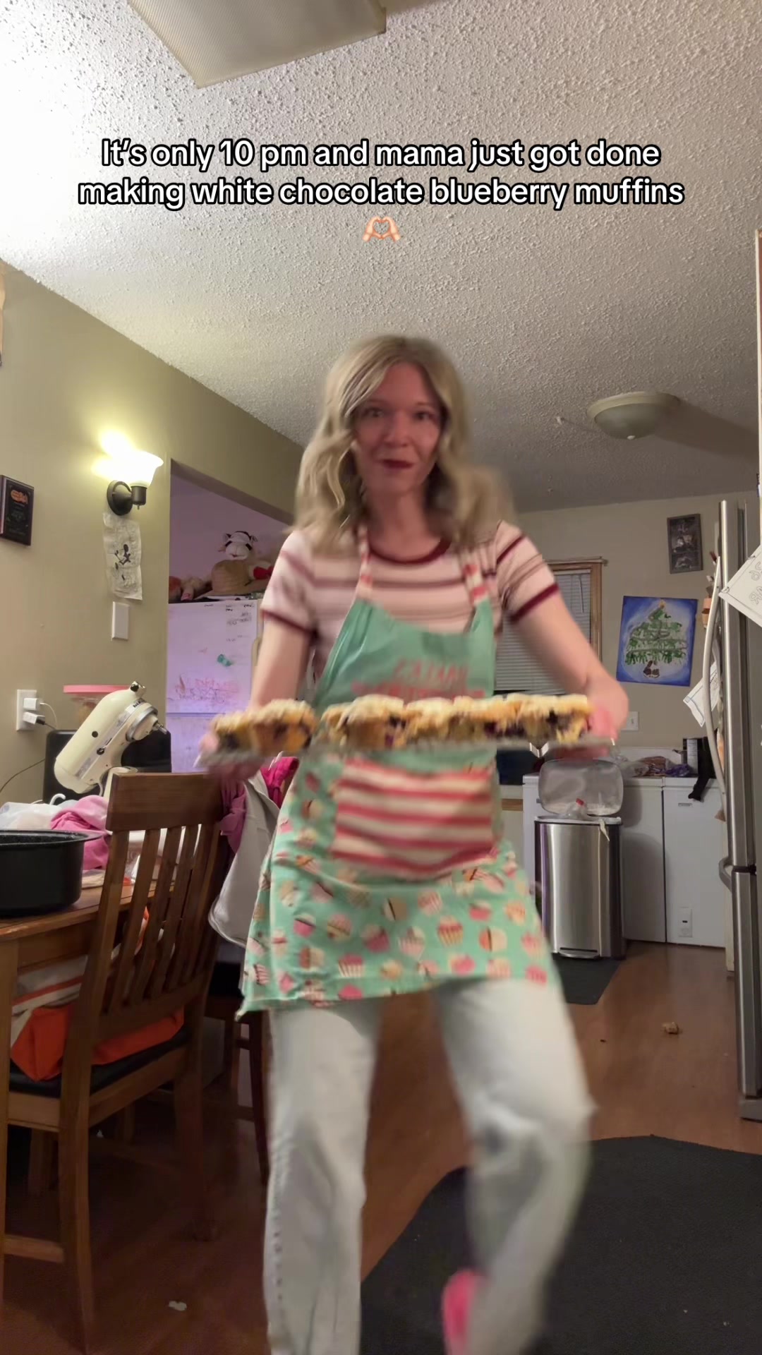 @dumbblondewholovestobake