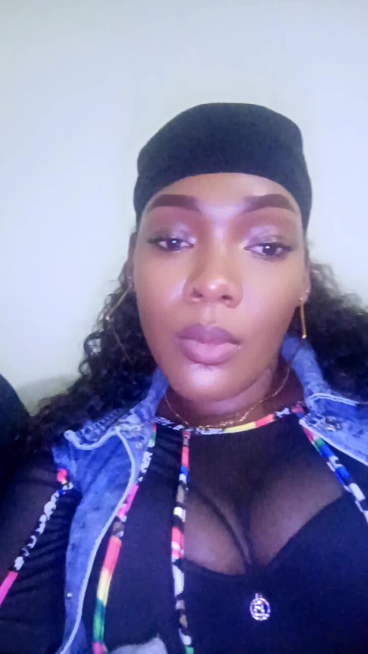 @TheVibezStylistNicole