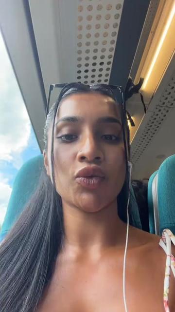 @Yasmina Khan🦋