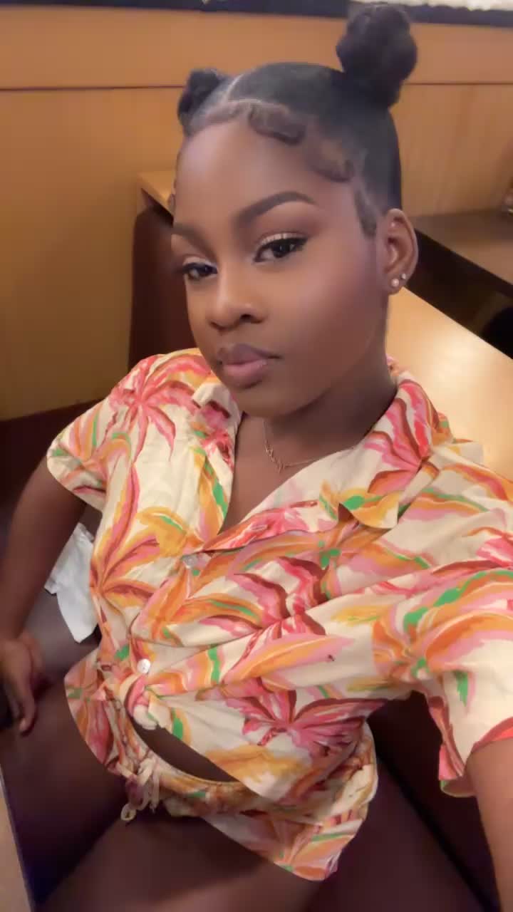 @Sanii🎀🫦