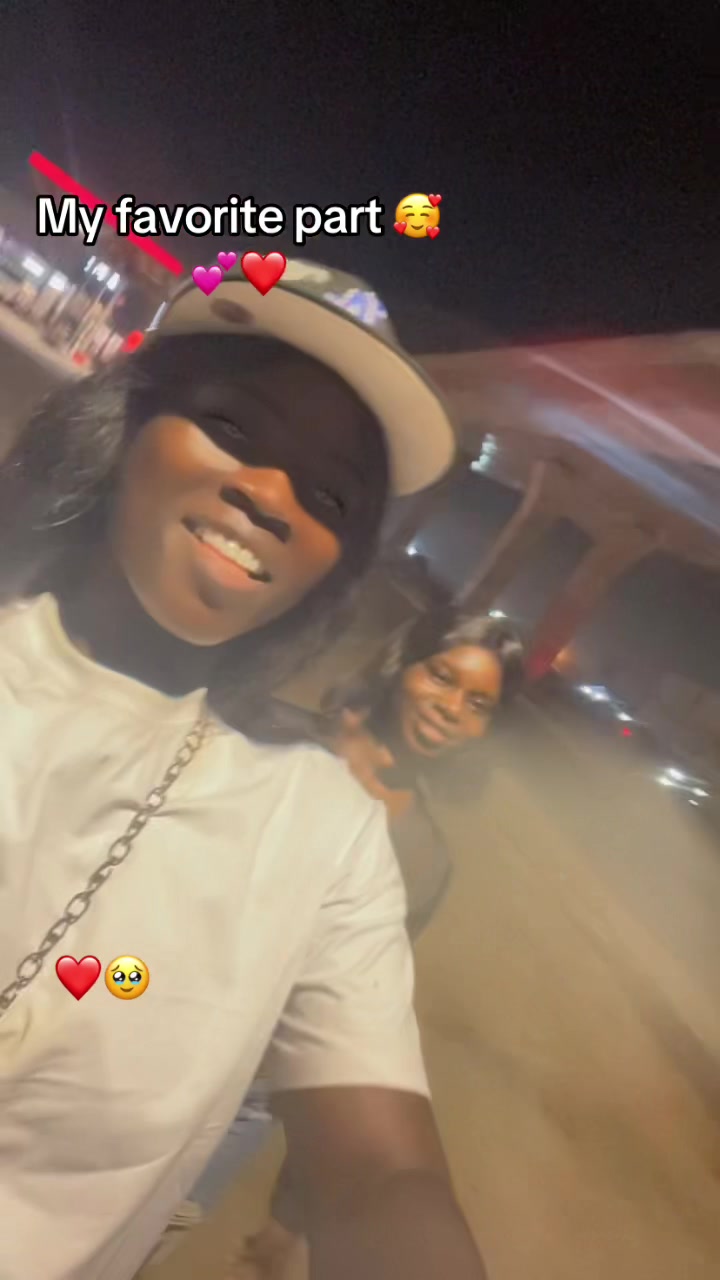 @Yaa 🦋Rhod 👩❤️💋👩🥰🥰
